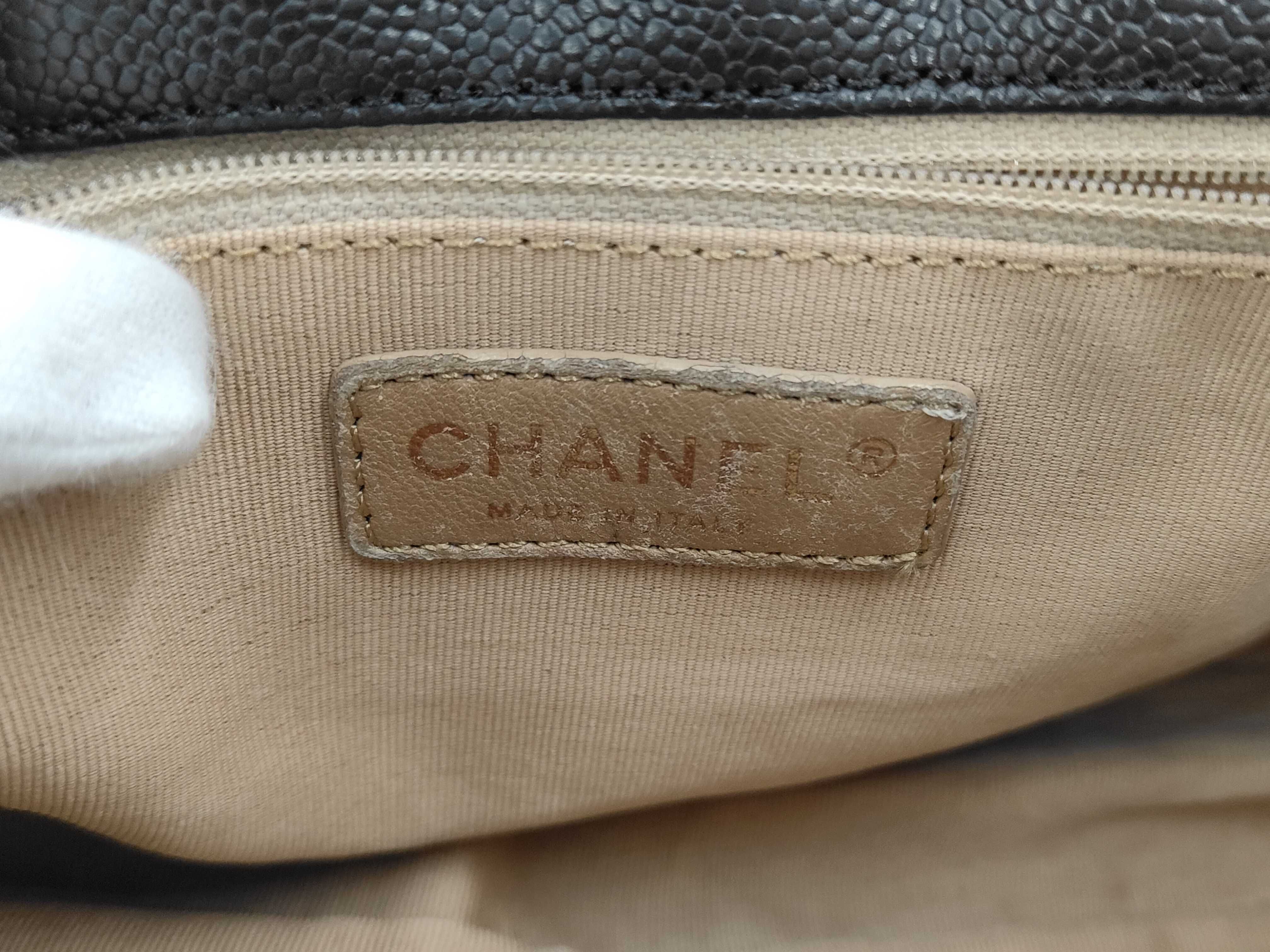 Caviar Skin Chain Shoulder Bag — view 9