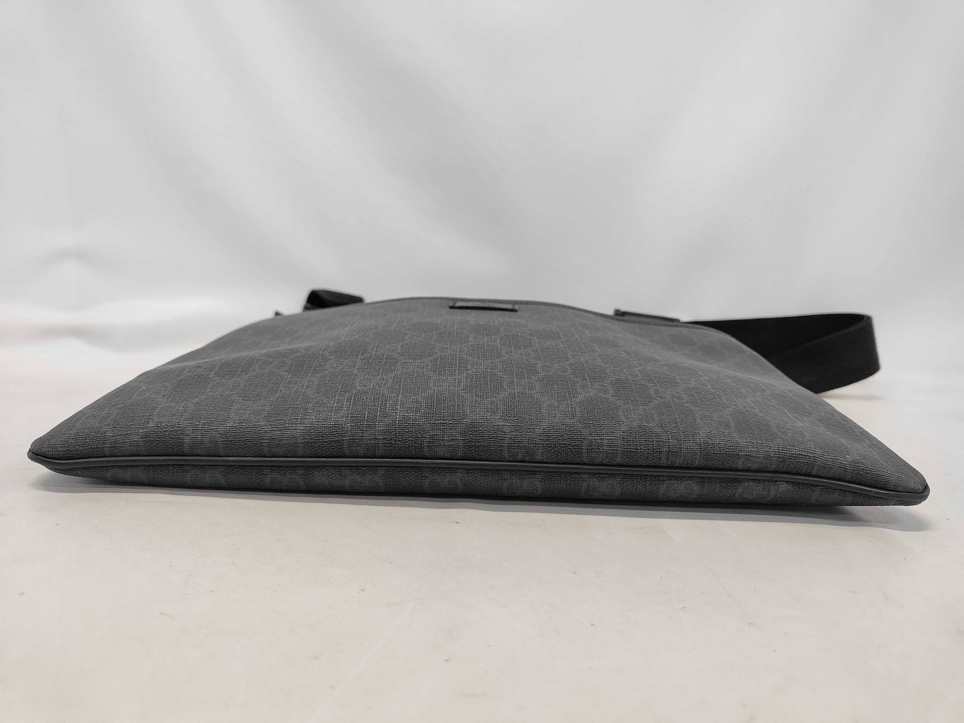GG Supreme 162904 Shoulder Bag — view 3