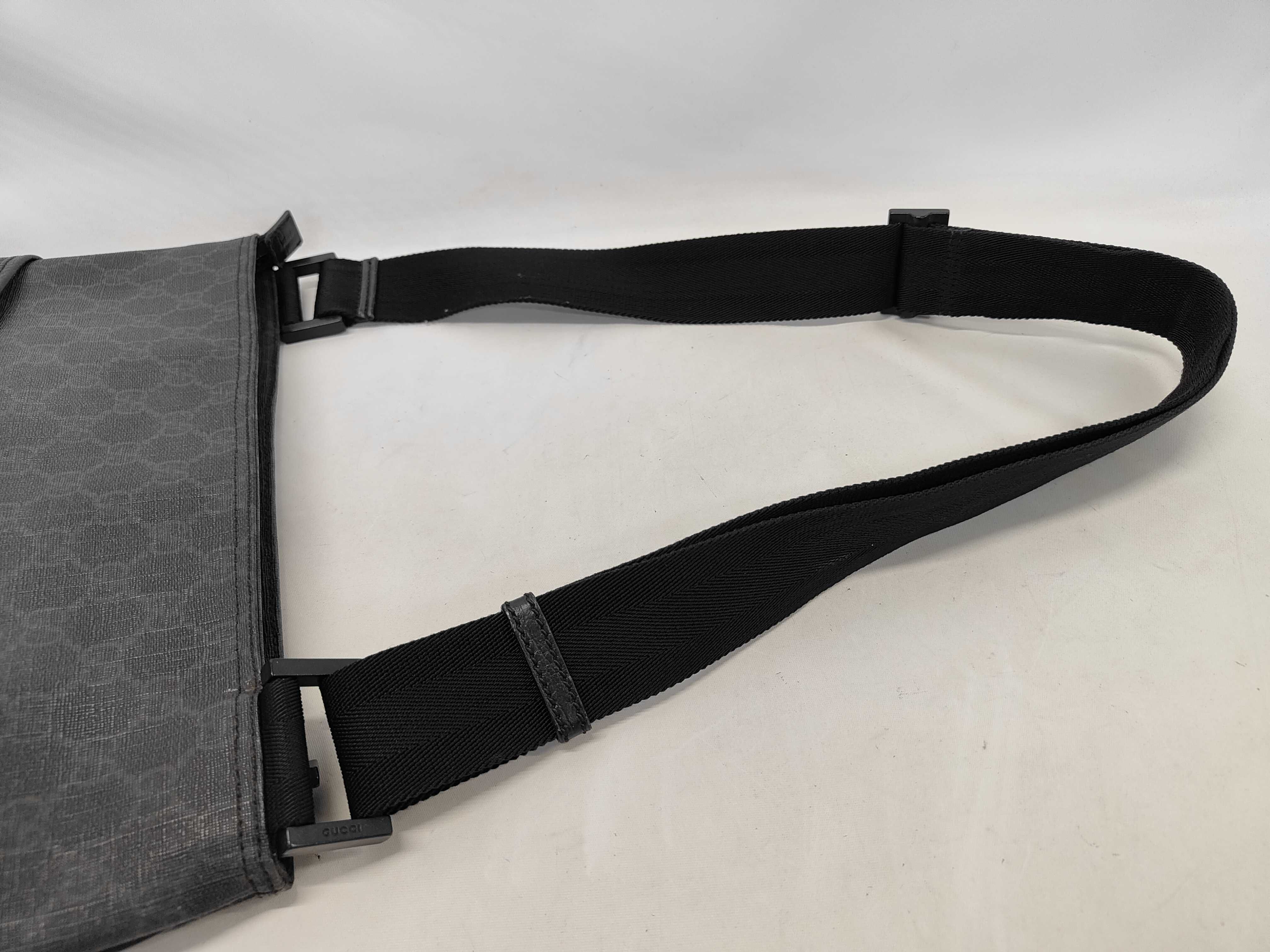 GG Supreme 162904 Shoulder Bag — view 5
