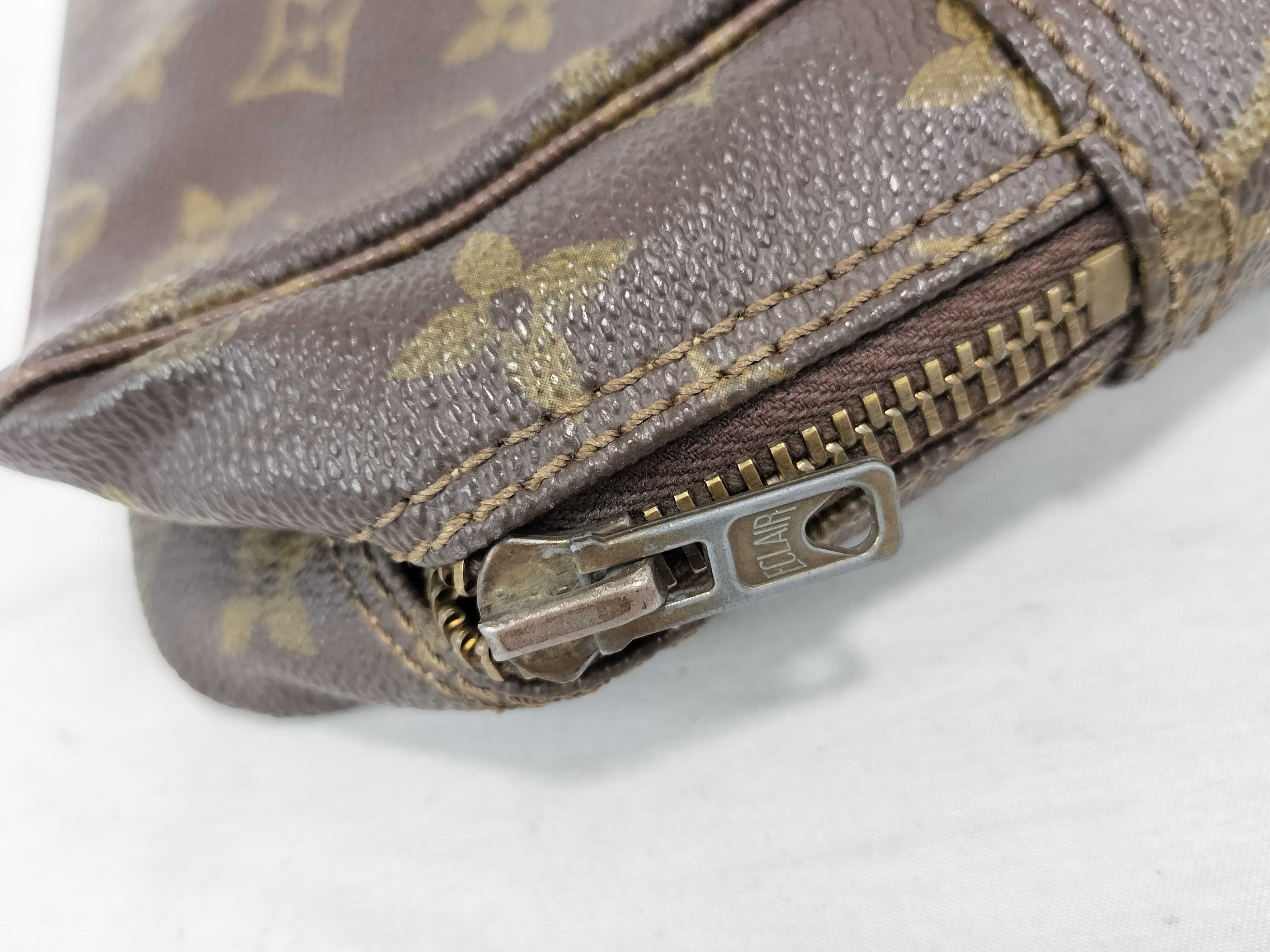 Monogram Louis Vuitton Trousses Toilette 28 Monogram M47522 Second Bag — view 11
