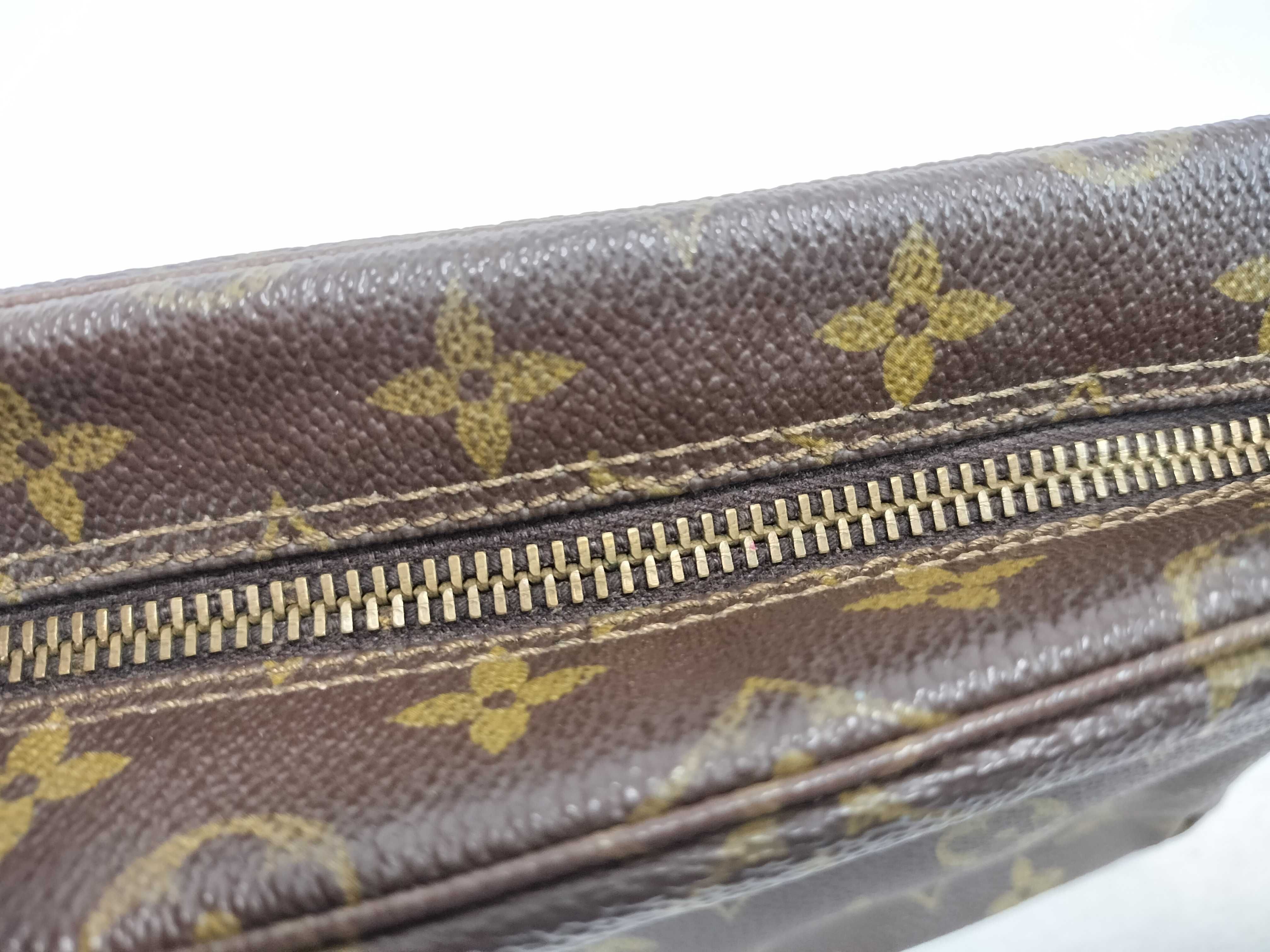 Monogram Louis Vuitton Trousses Toilette 28 Monogram M47522 Second Bag — view 3