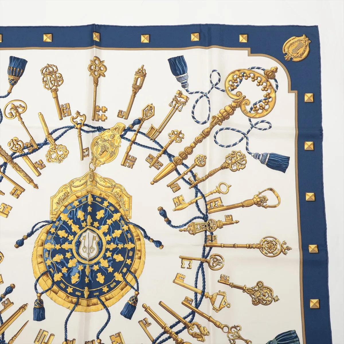Carre90 LES CLES Key Scarf Silk Navy — view 3