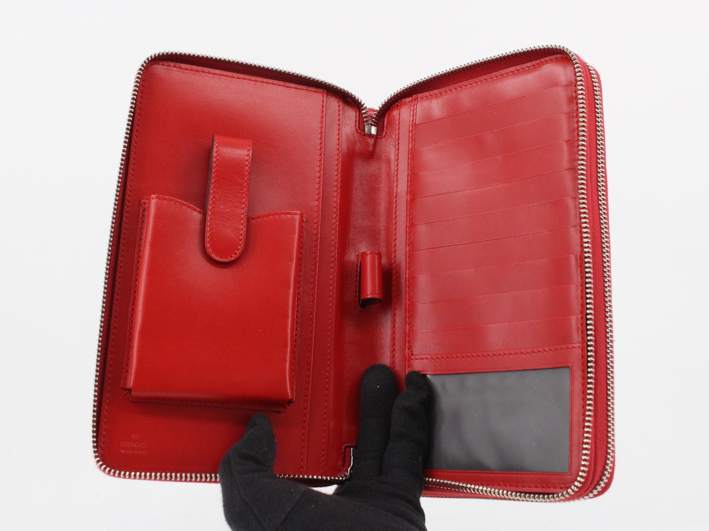 Document case — view 4