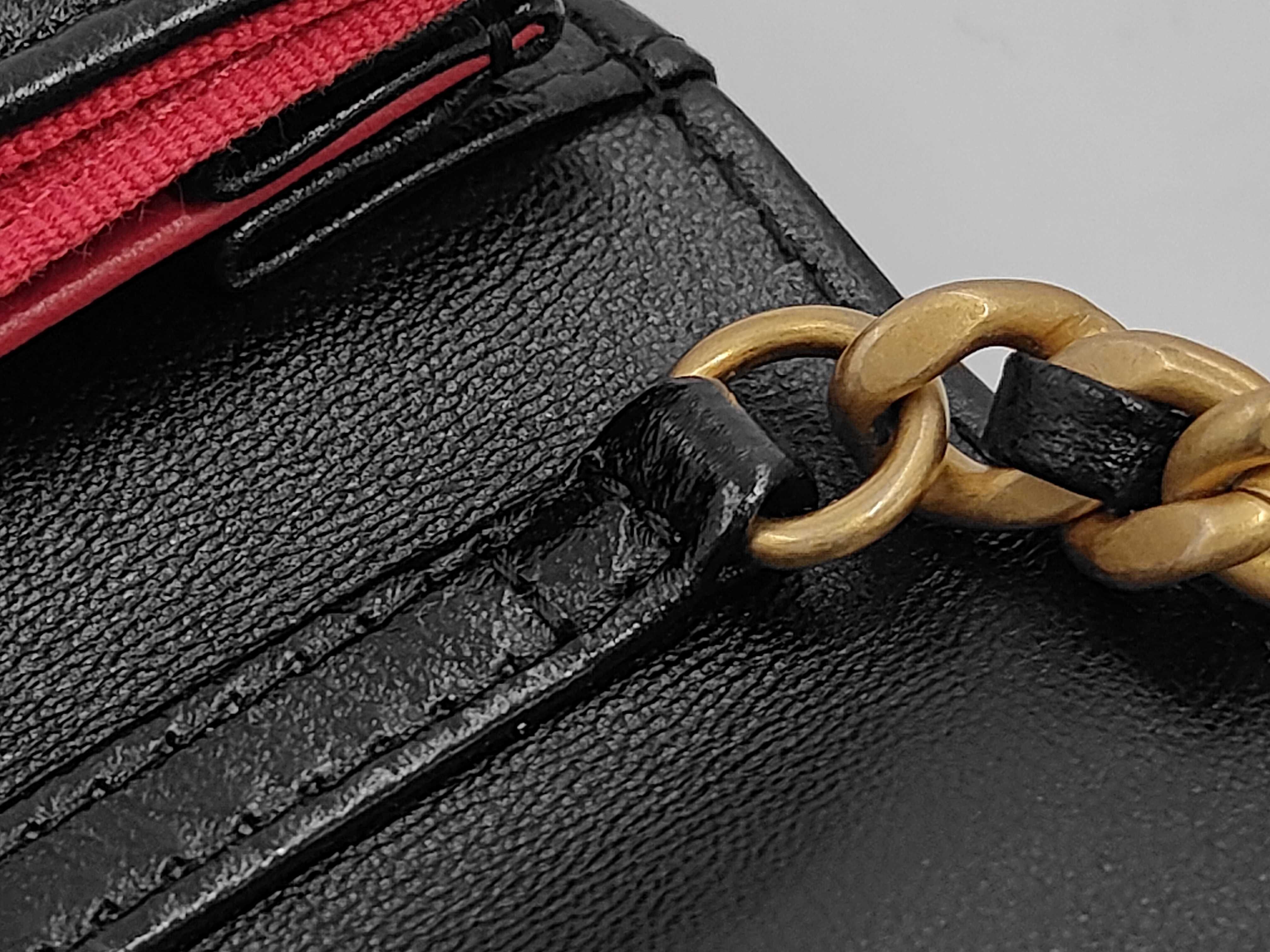 19 Chain Shoulder Bag, Random Serial Number, Black, with Inner Protective Seal. — view 7