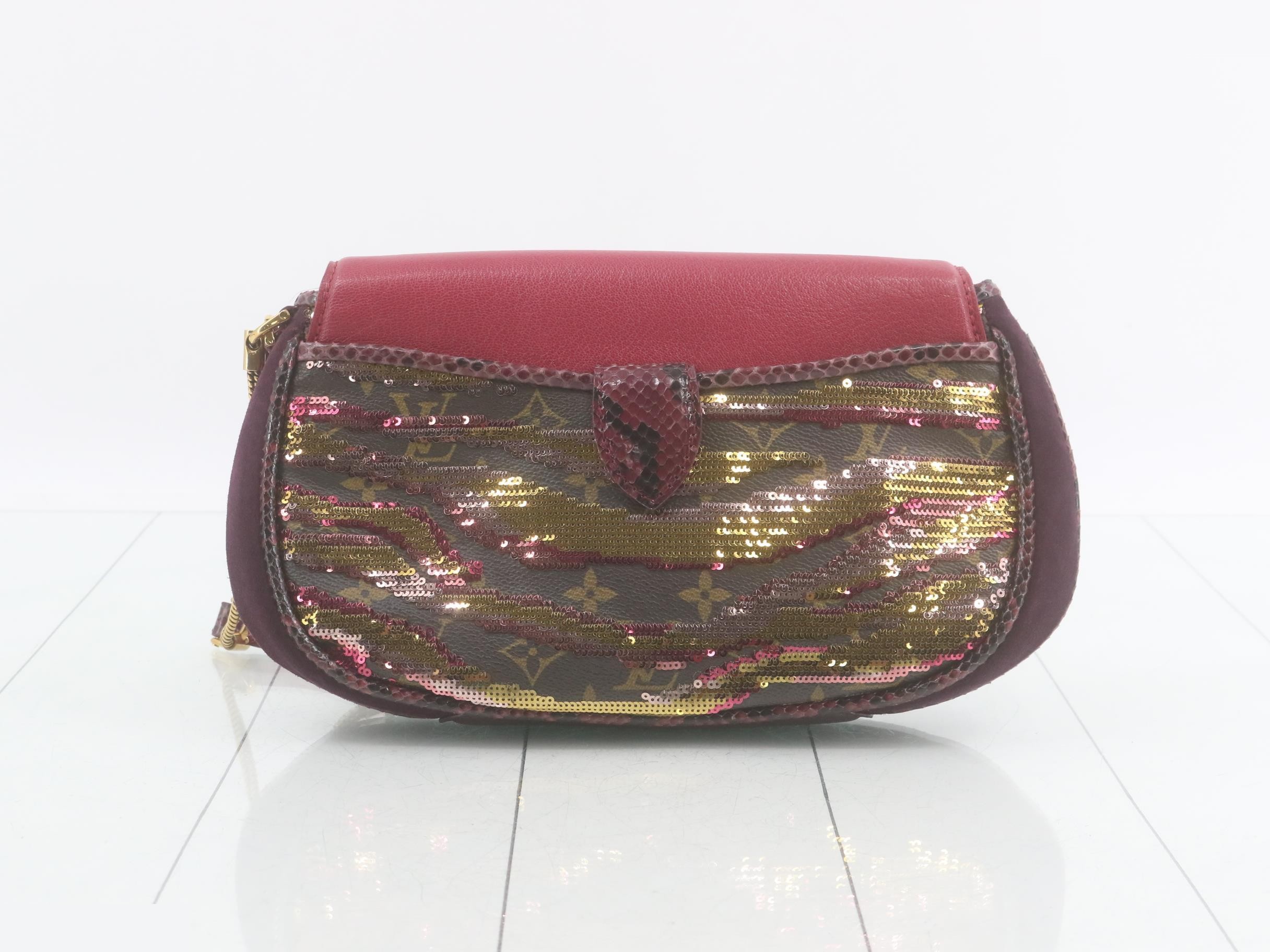 LV clutch bag — view 2