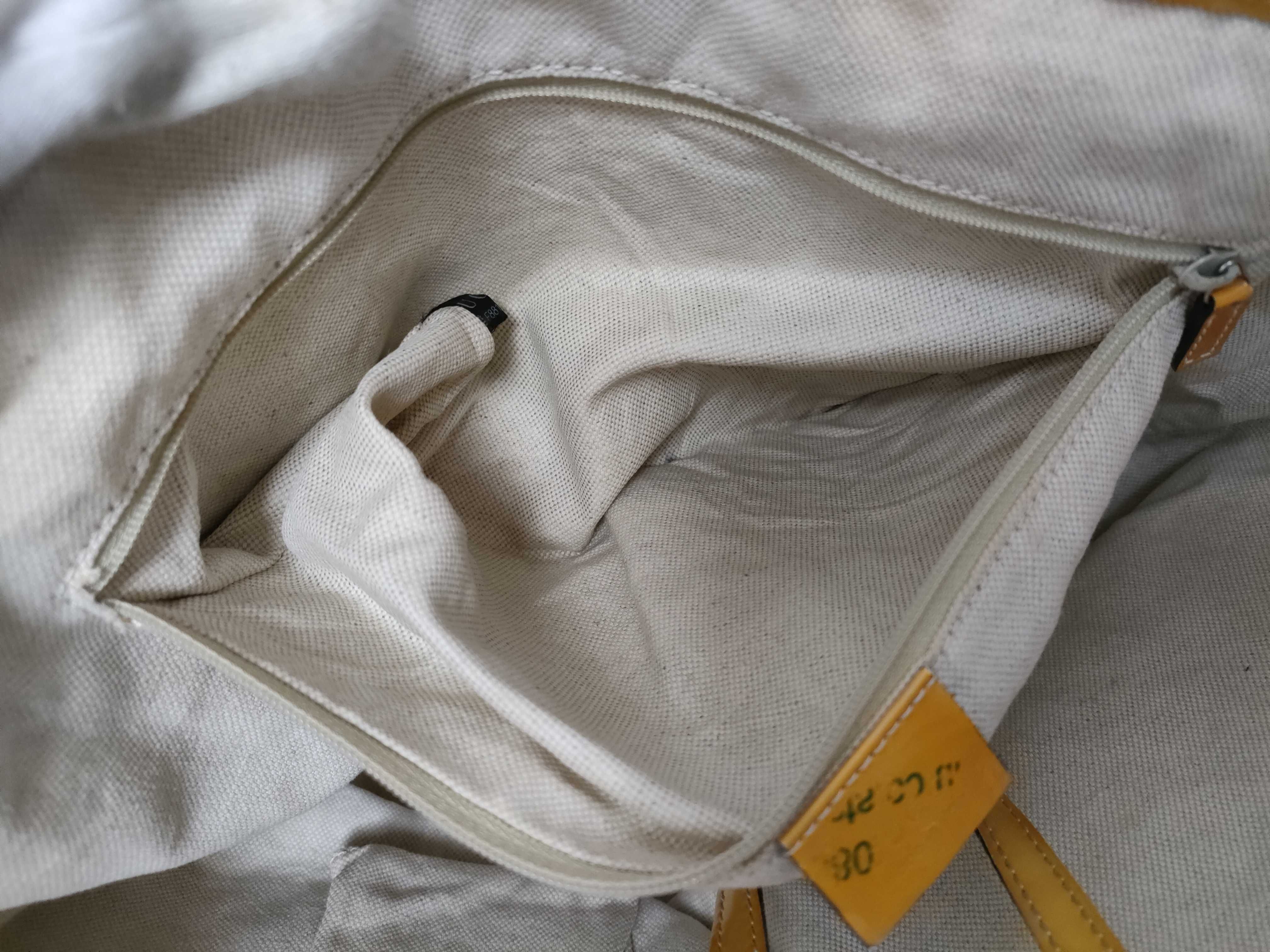 GG Canvas Jacquard Three-Color Tote Bag — view 8