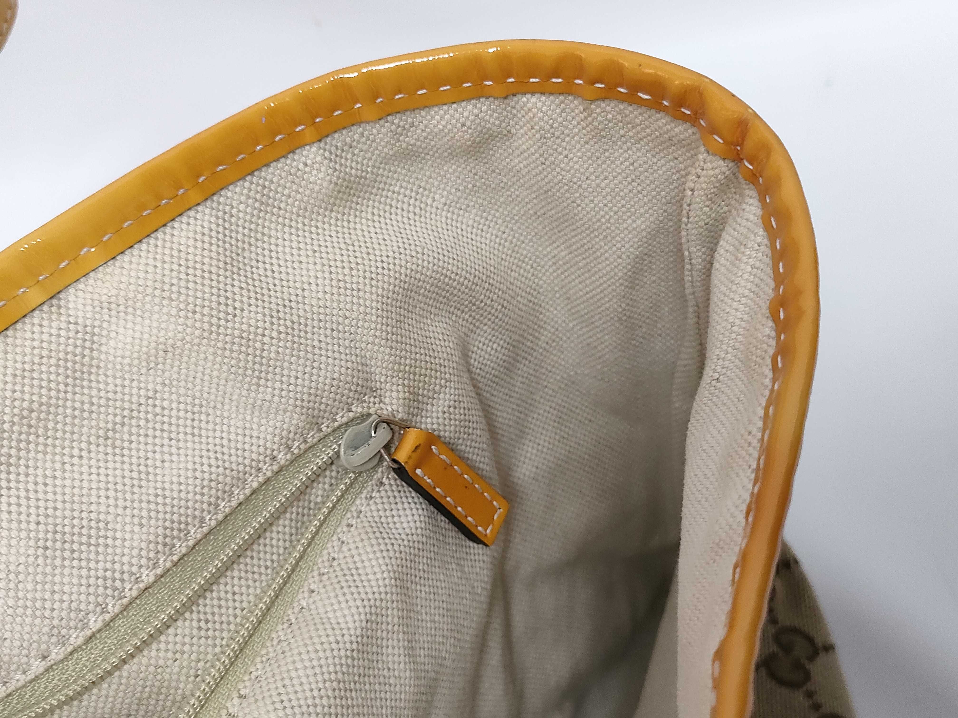 GG Canvas Jacquard Three-Color Tote Bag — view 9