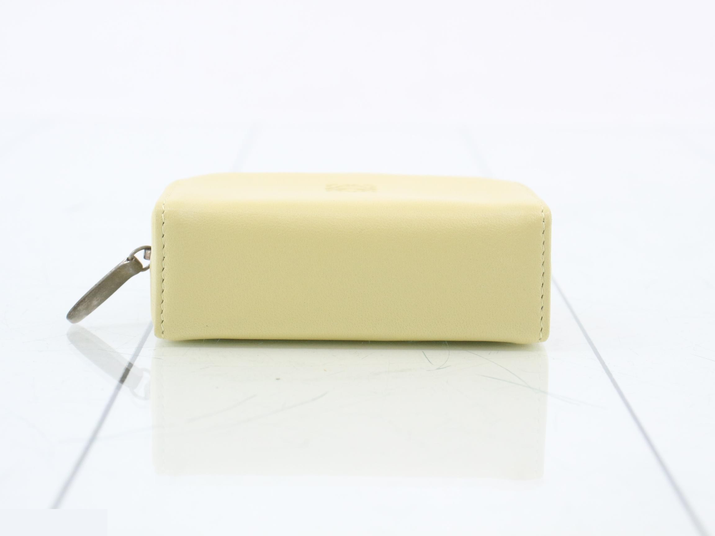 140.07.018_Pouch — view 3
