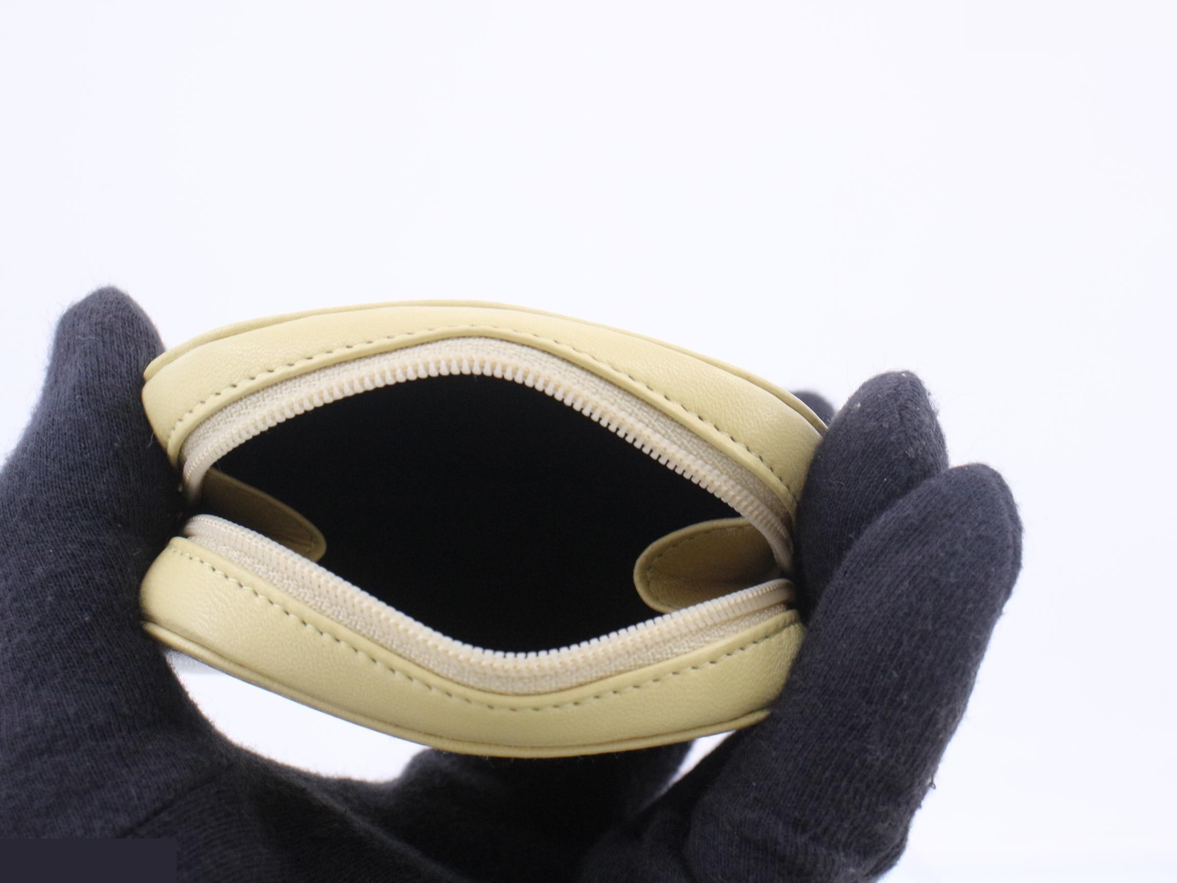 140.07.018_Pouch — view 4