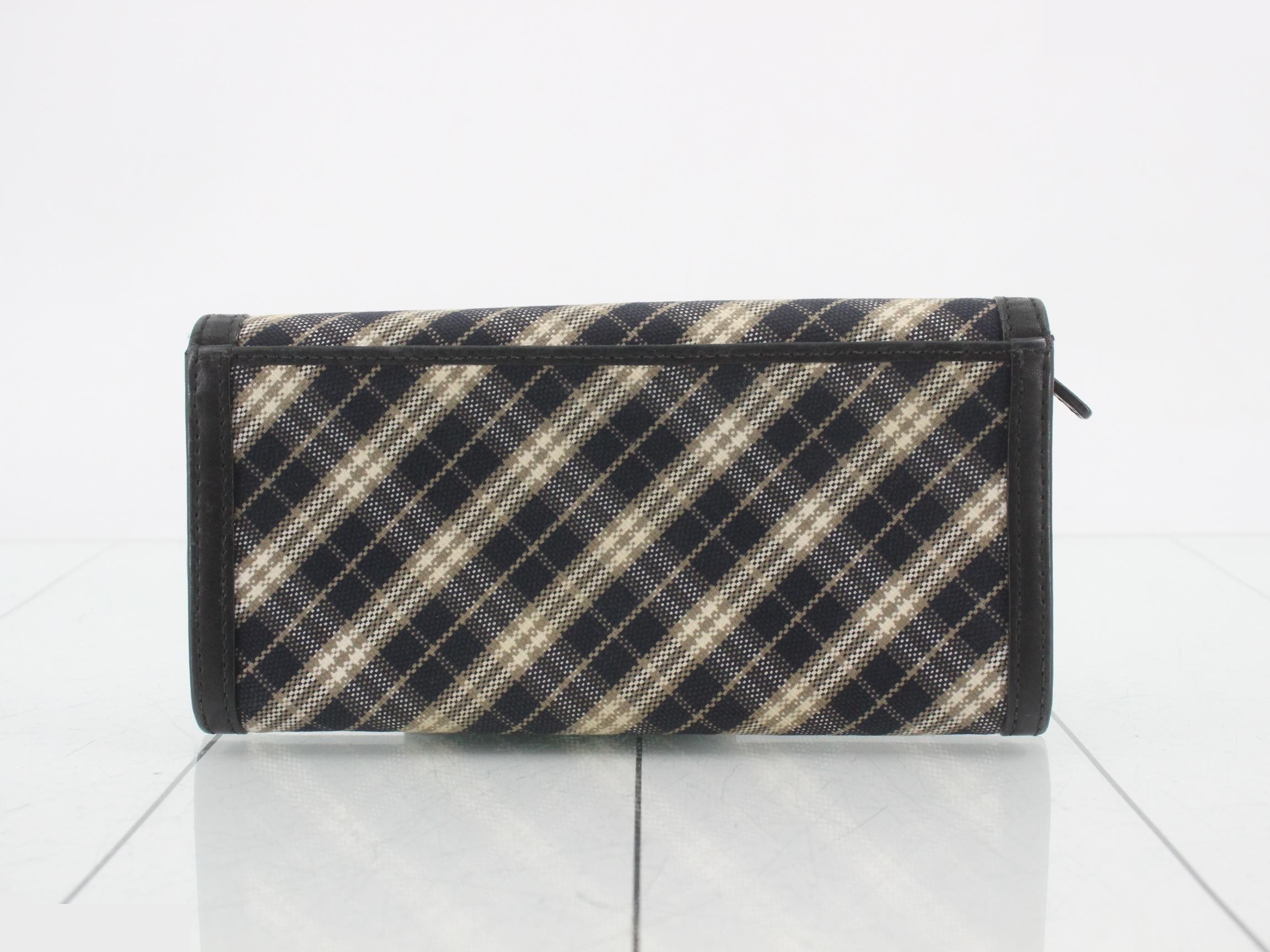 wallet — view 2
