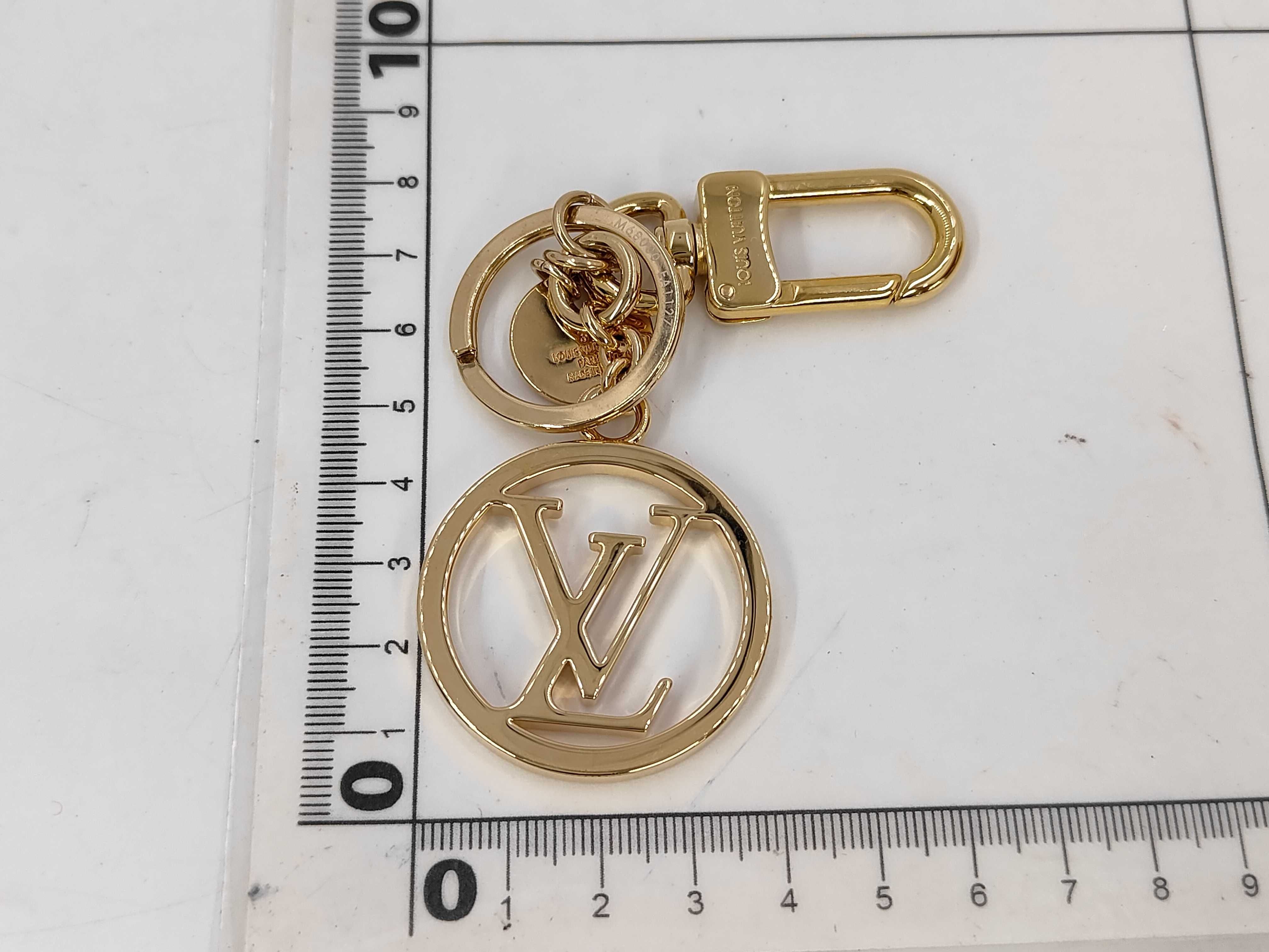 Bag Charm LV Circle Key Case — view 5