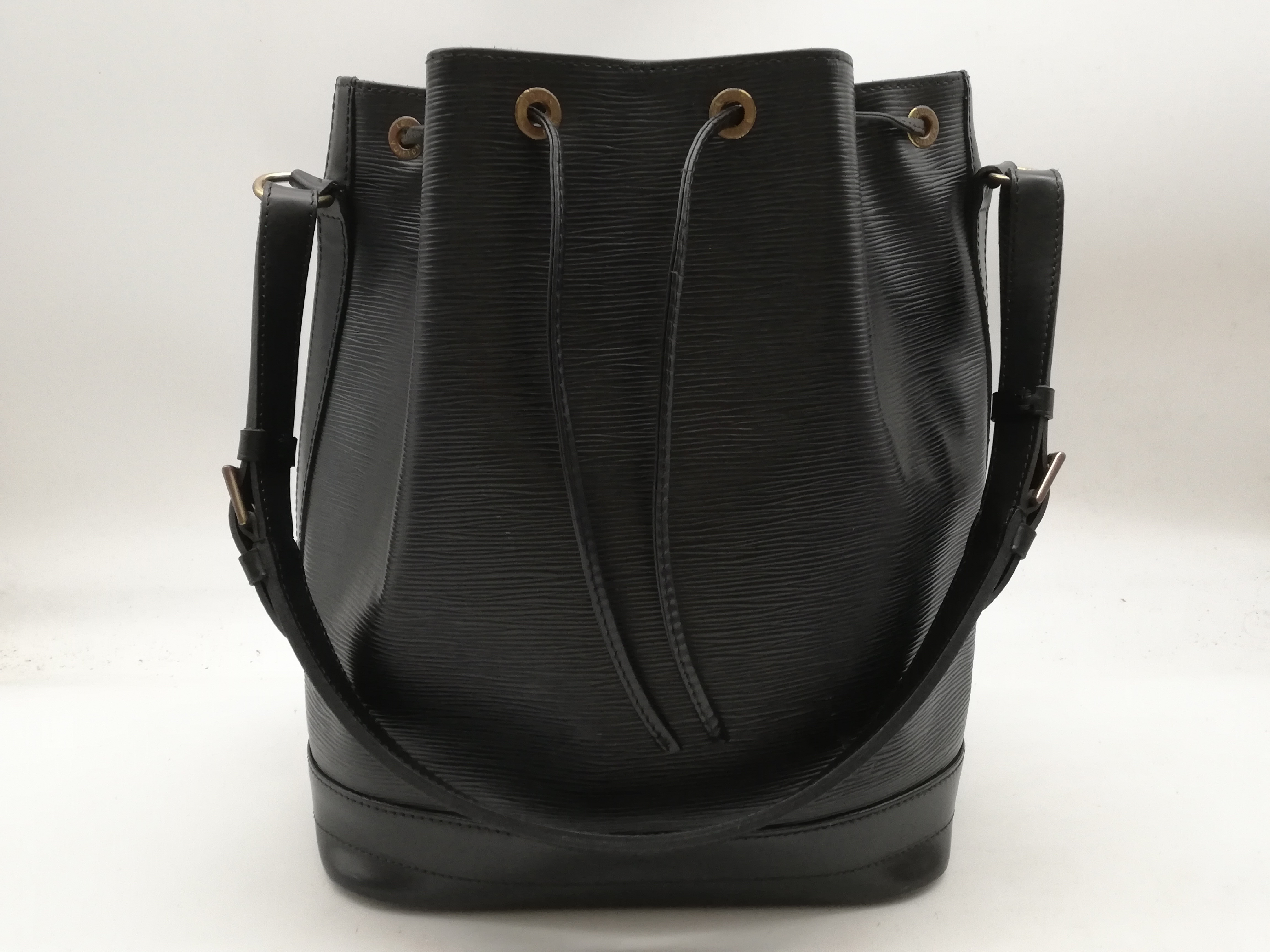 Epi Noe M59002 Noir Shoulder Bag