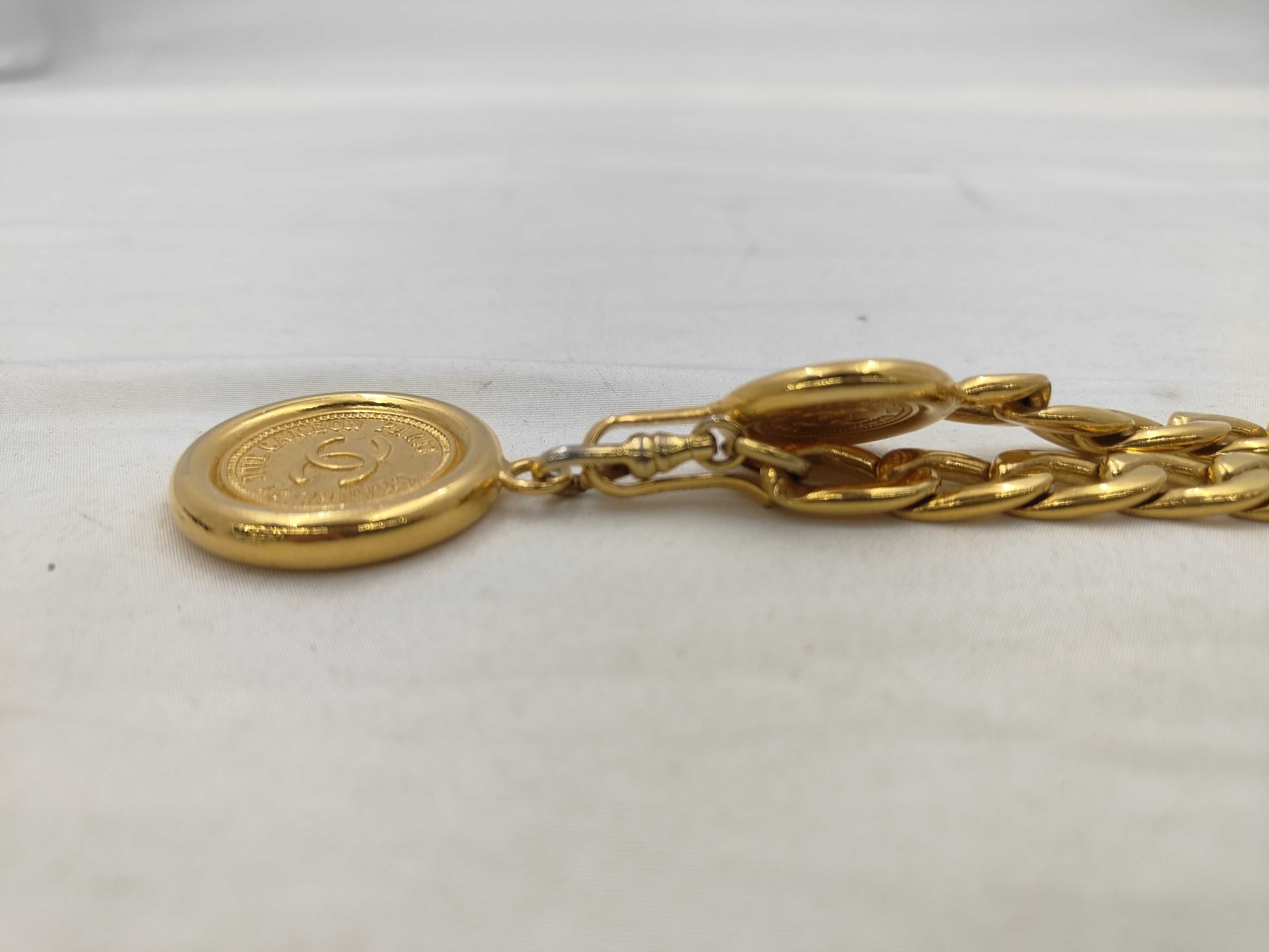 necklace — view 2