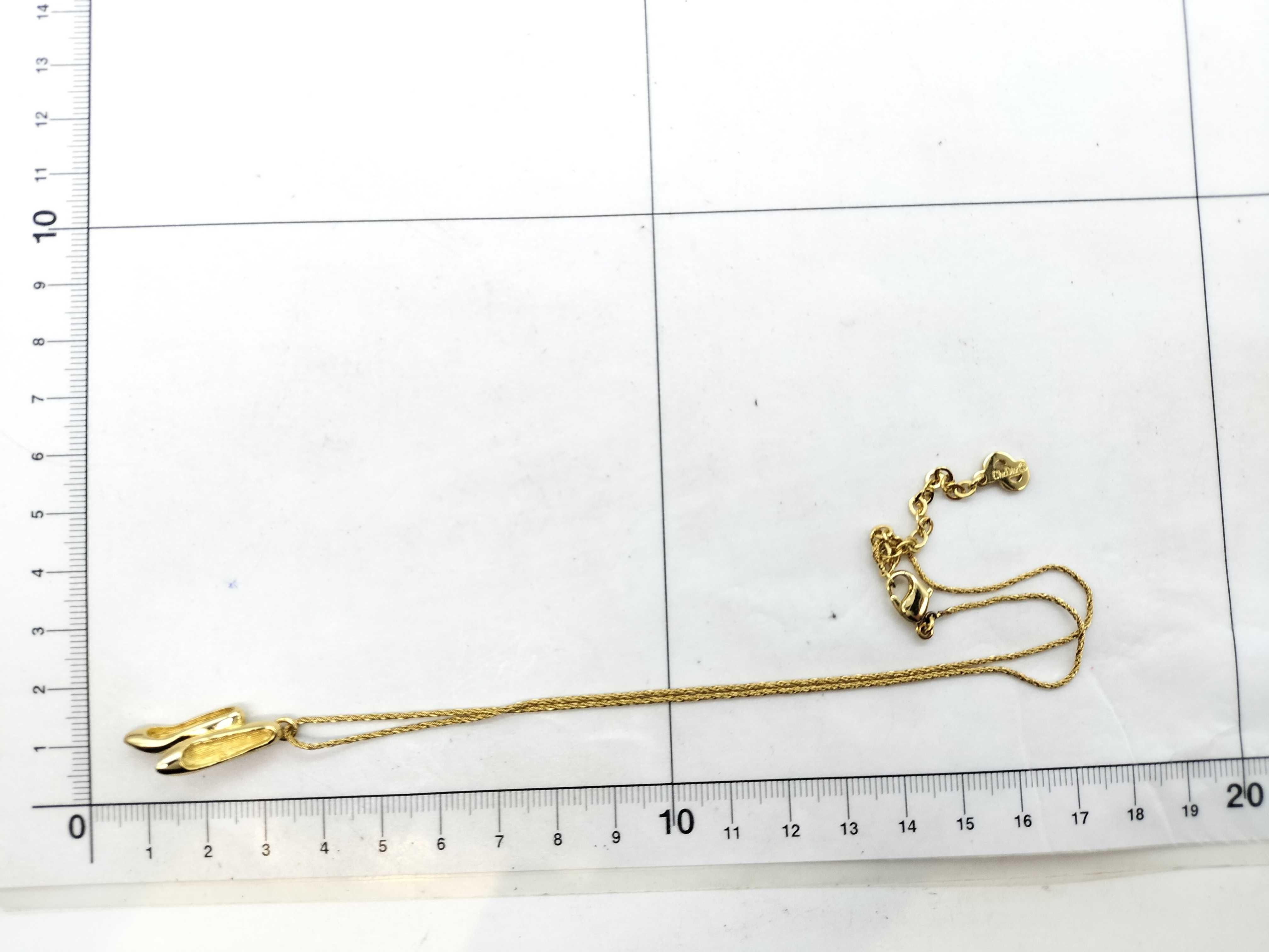 pumps design necklace — view 5