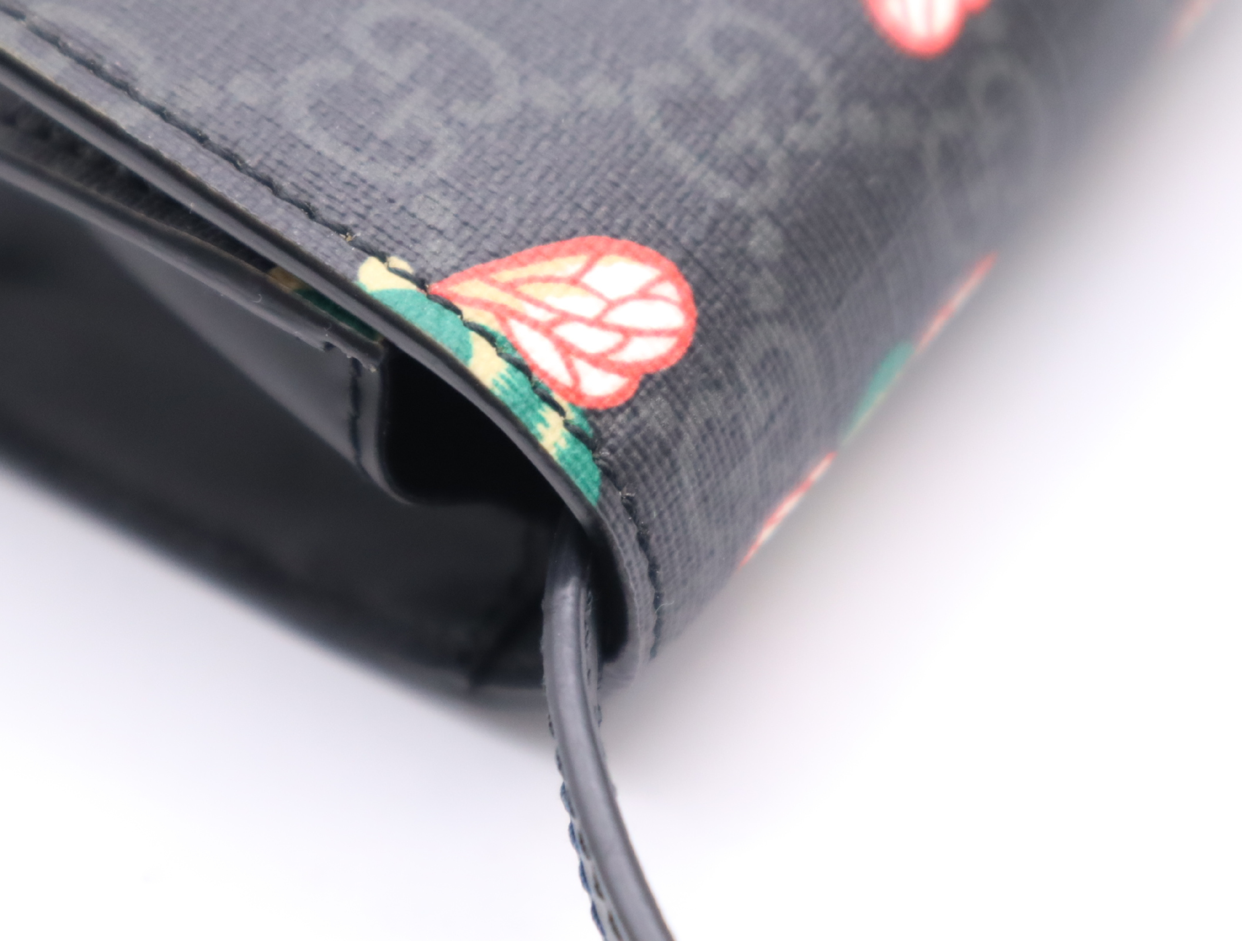 673016 GG Supreme x Leather Shoulder Bag Mini Bee Pattern Black Shoulder Strap and Dust Bag Included — view 8