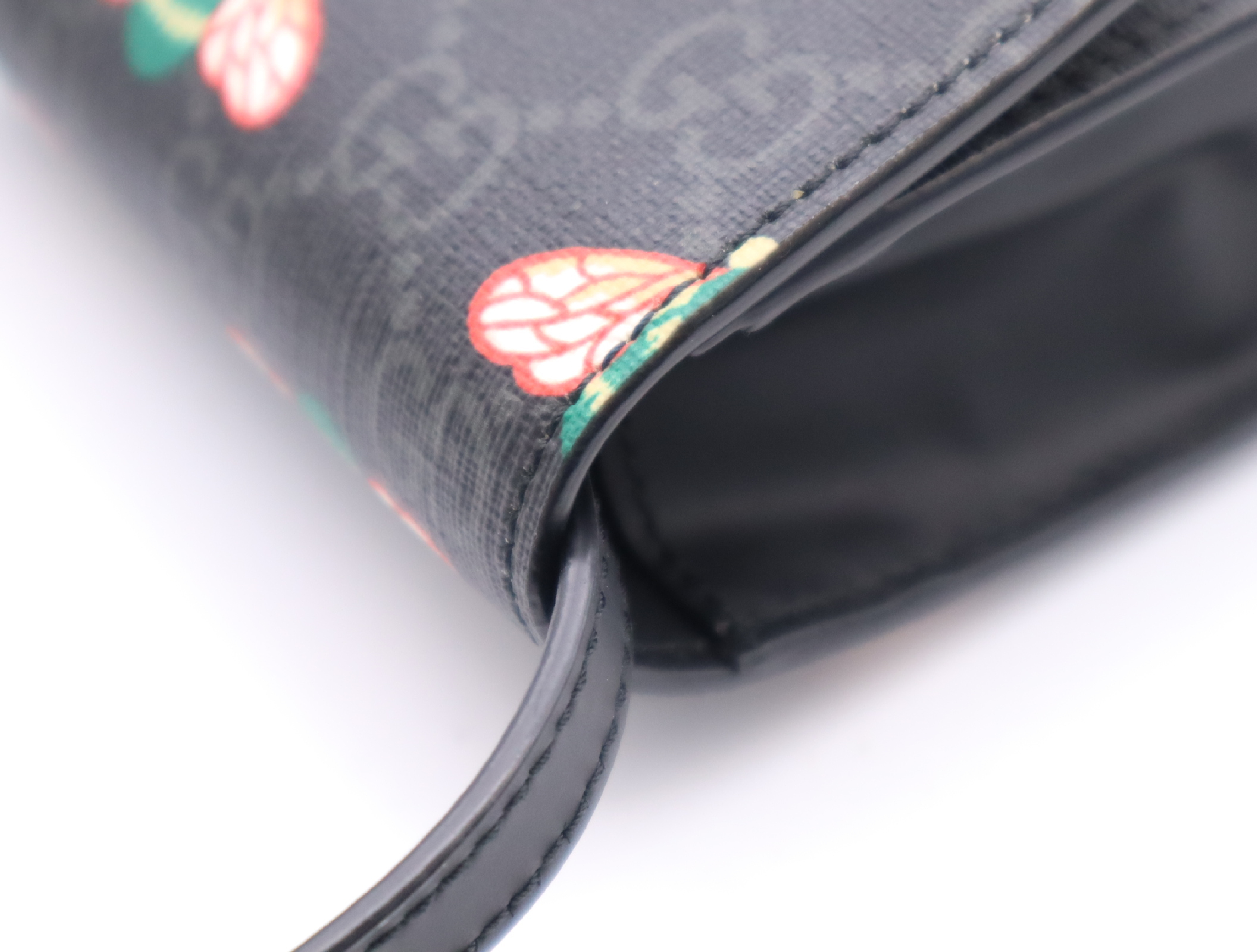 673016 GG Supreme x Leather Shoulder Bag Mini Bee Pattern Black Shoulder Strap and Dust Bag Included — view 9