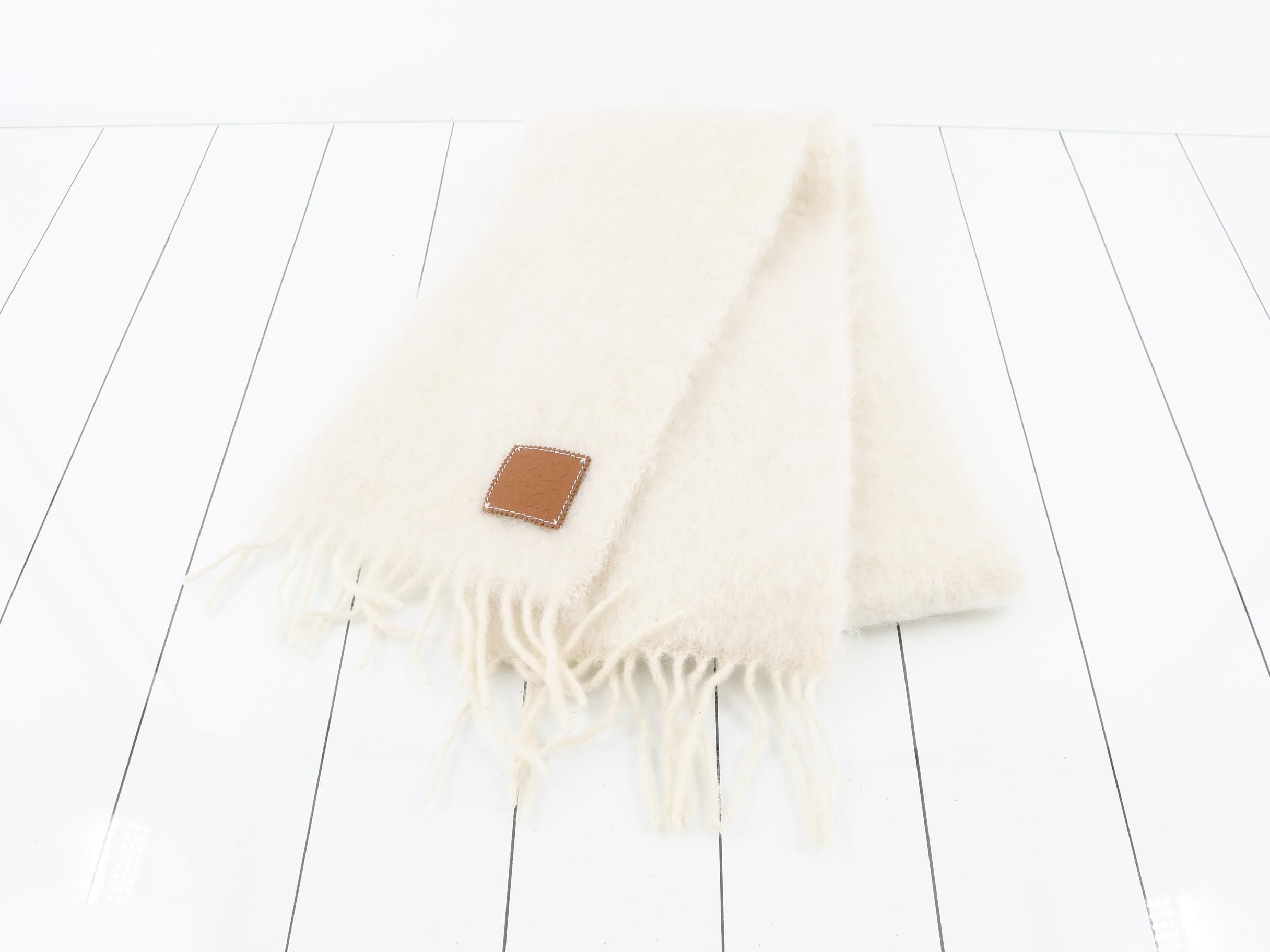 muffler — view 2