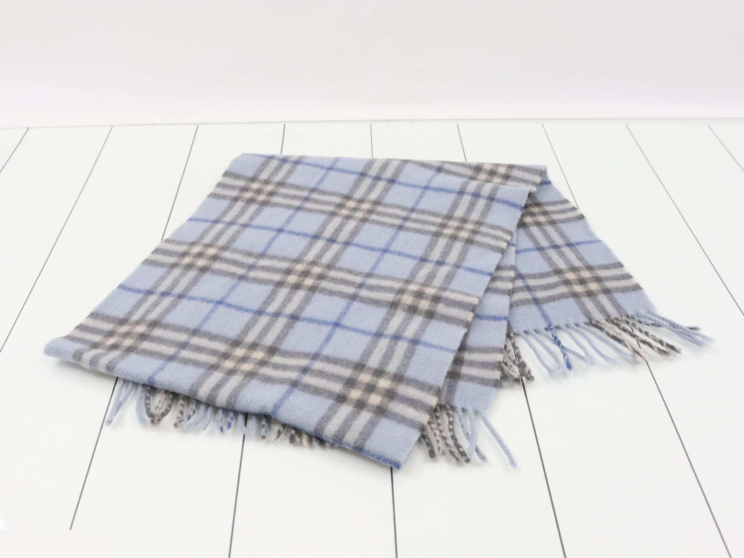 Cashmere accessories, scarves, and small items. — view 3