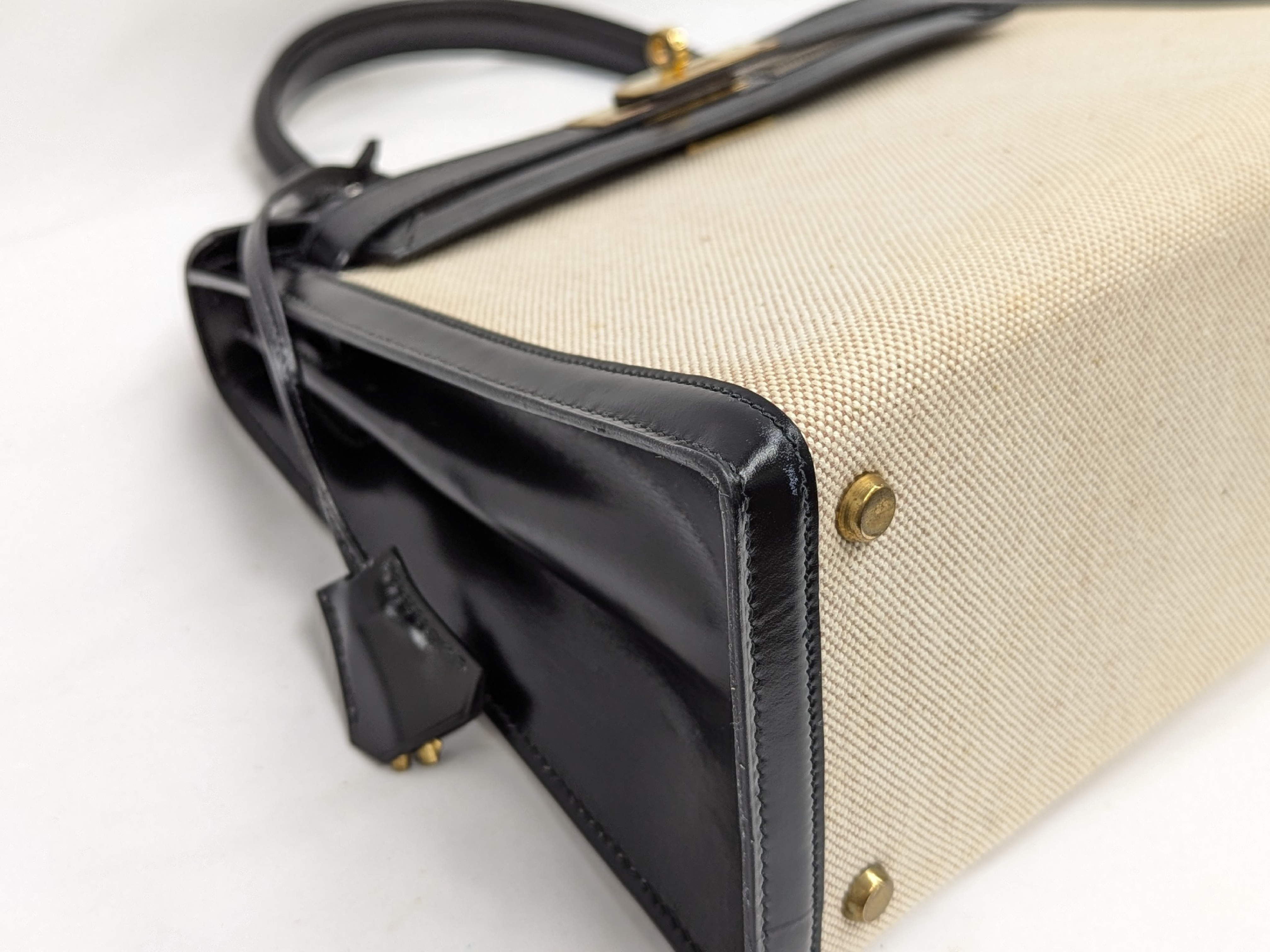 Kelly 28 Toile H Box Calf Black Gold Hardware J Stamp Handbag — view 3