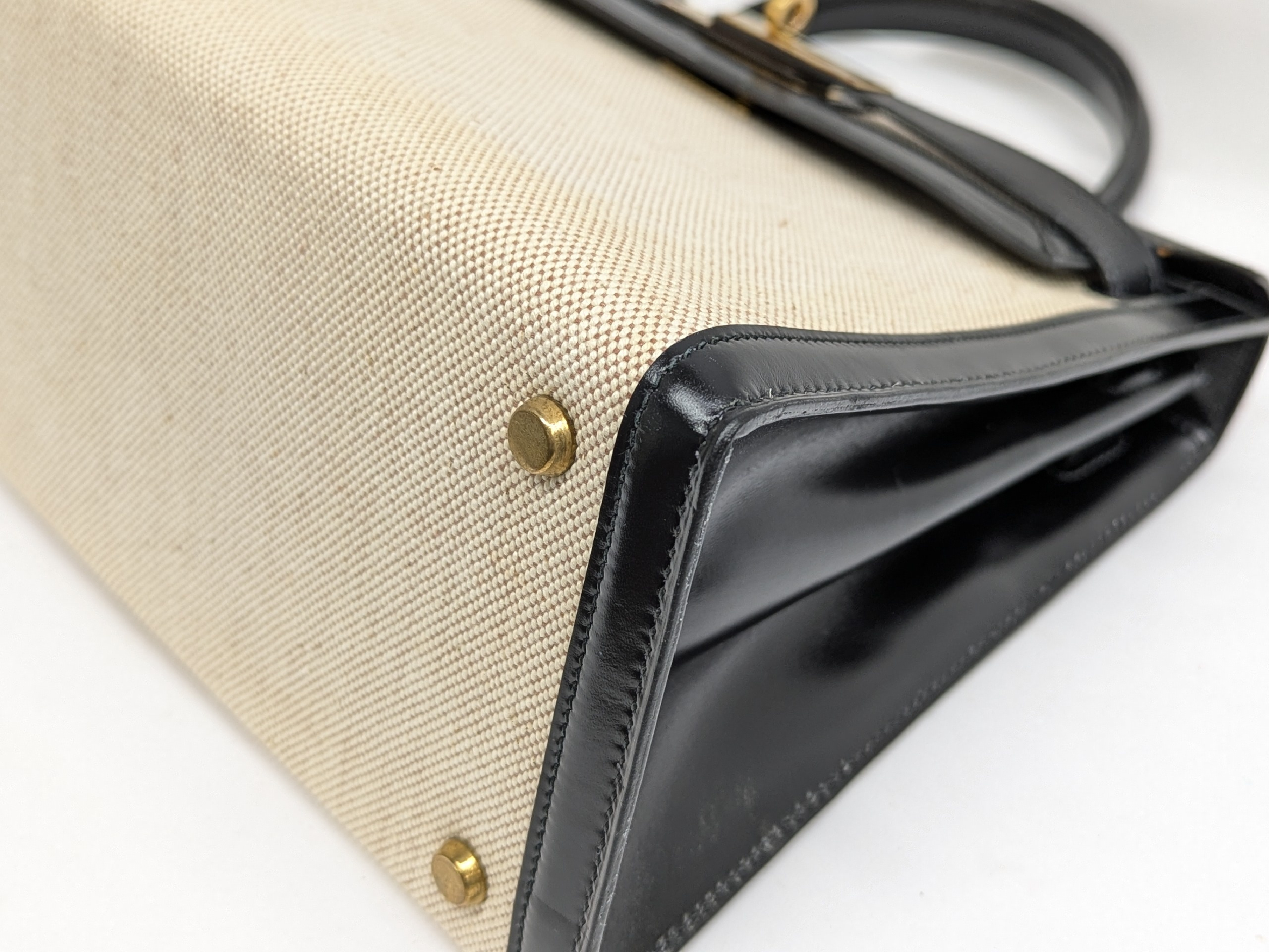 Kelly 28 Toile H Box Calf Black Gold Hardware J Stamp Handbag — view 4