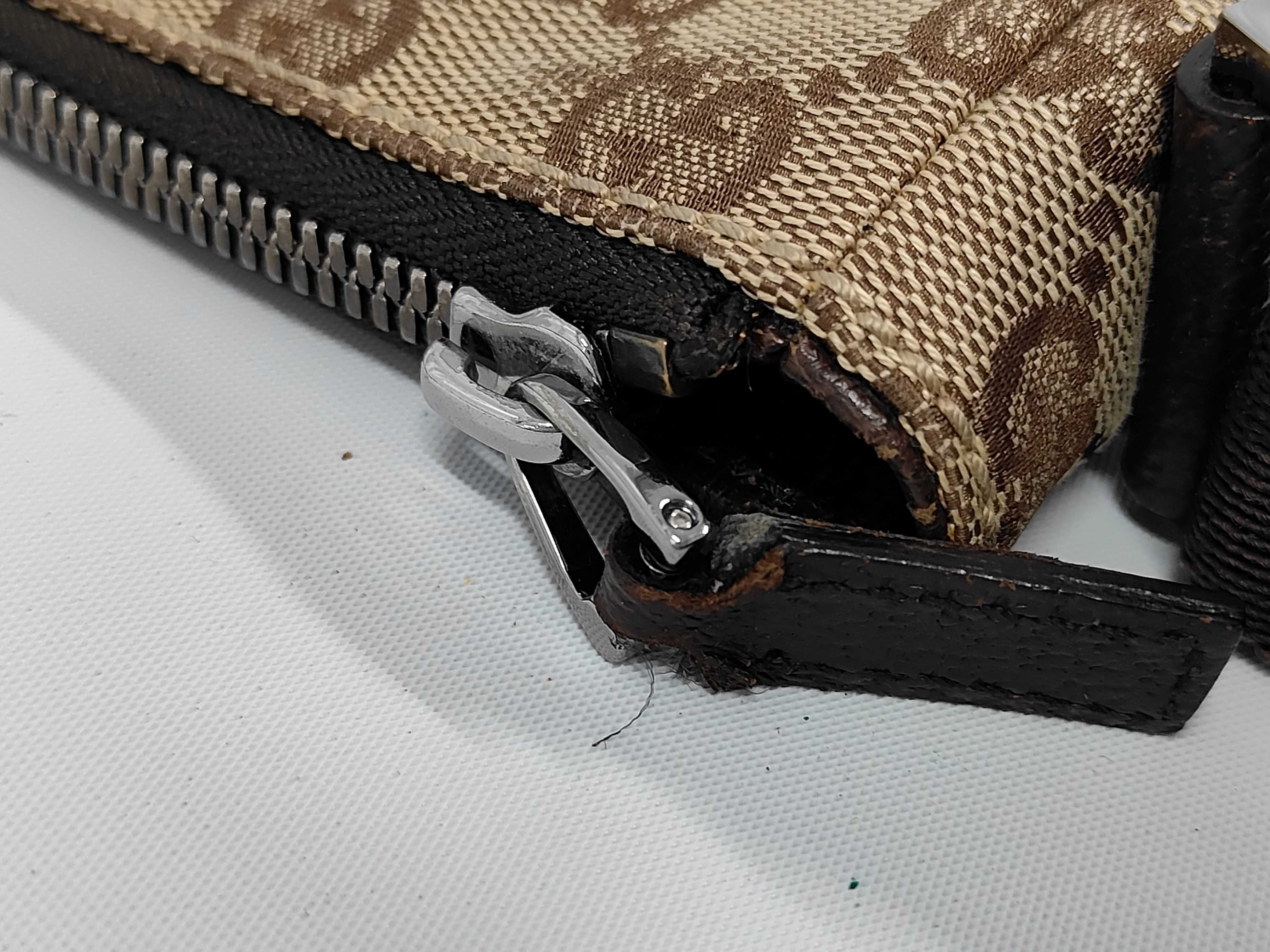 GG Canvas Shoulder Bag — view 7