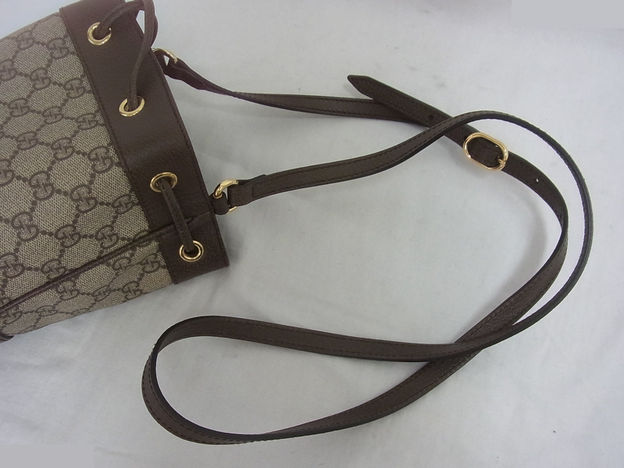 550620 GG Supreme Shoulder Bag — view 4
