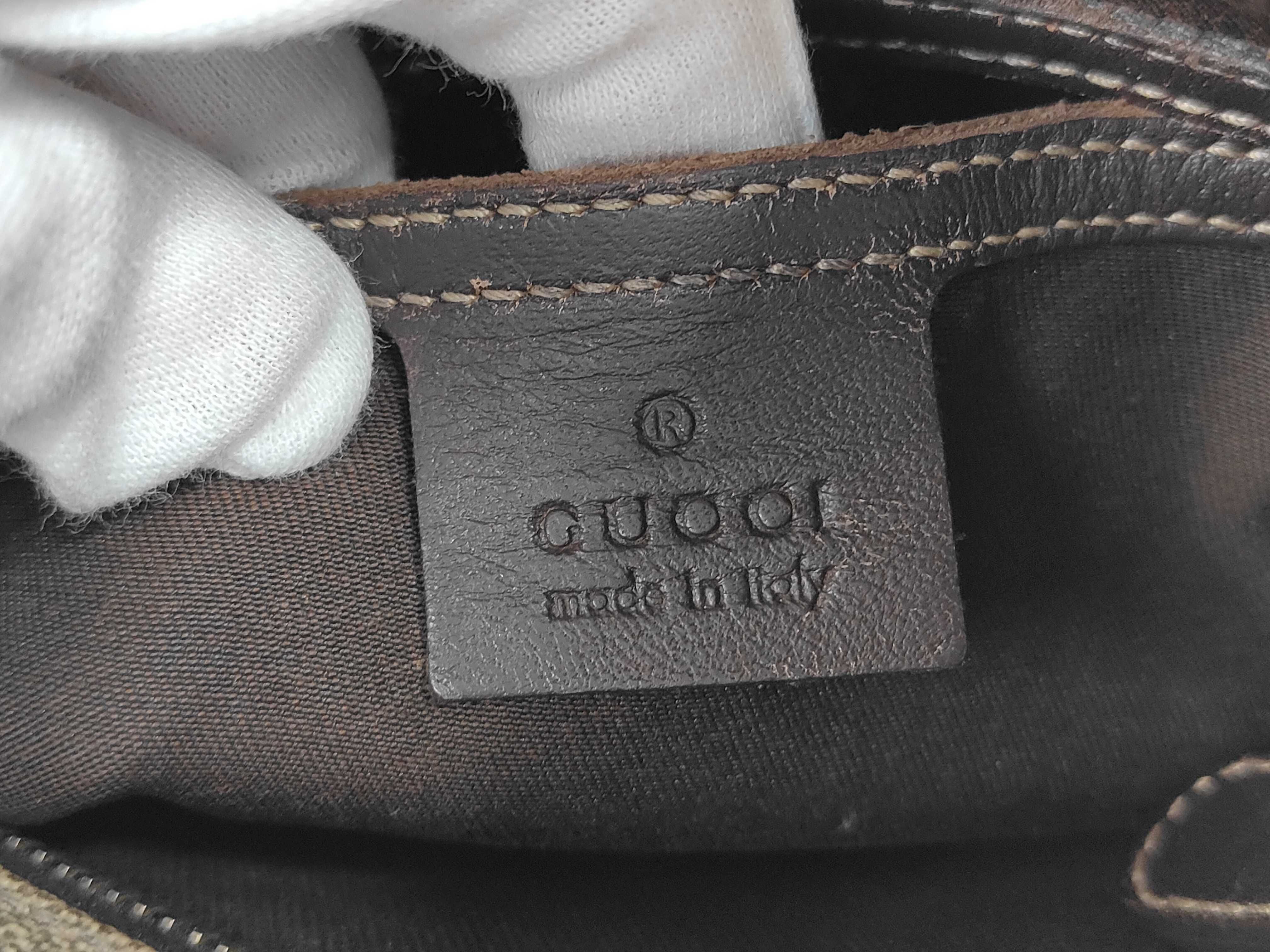 GG Supreme Messenger Bag Shoulder Bag — view 10