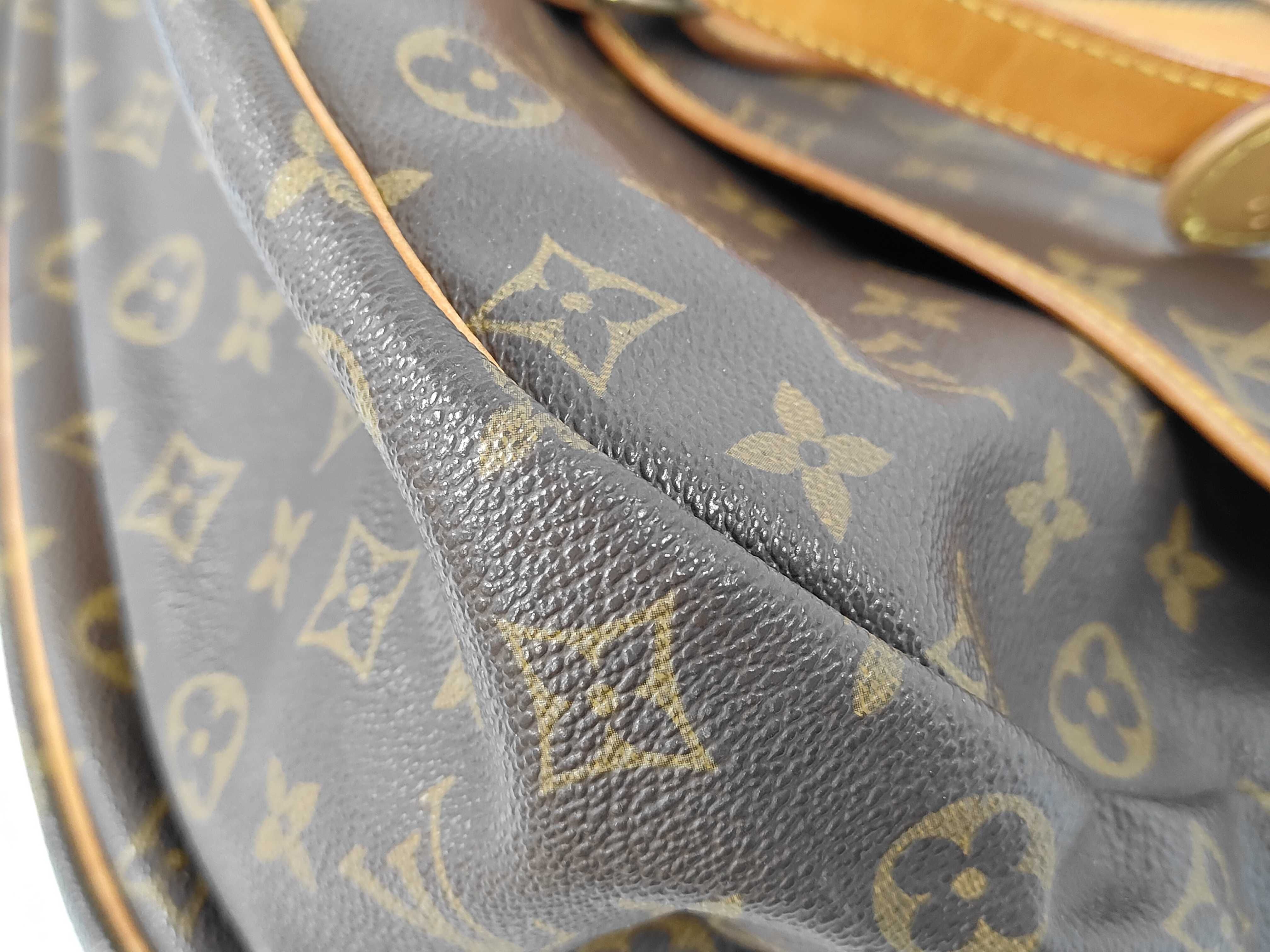 LV Saumur Shoulder Bag — view 5