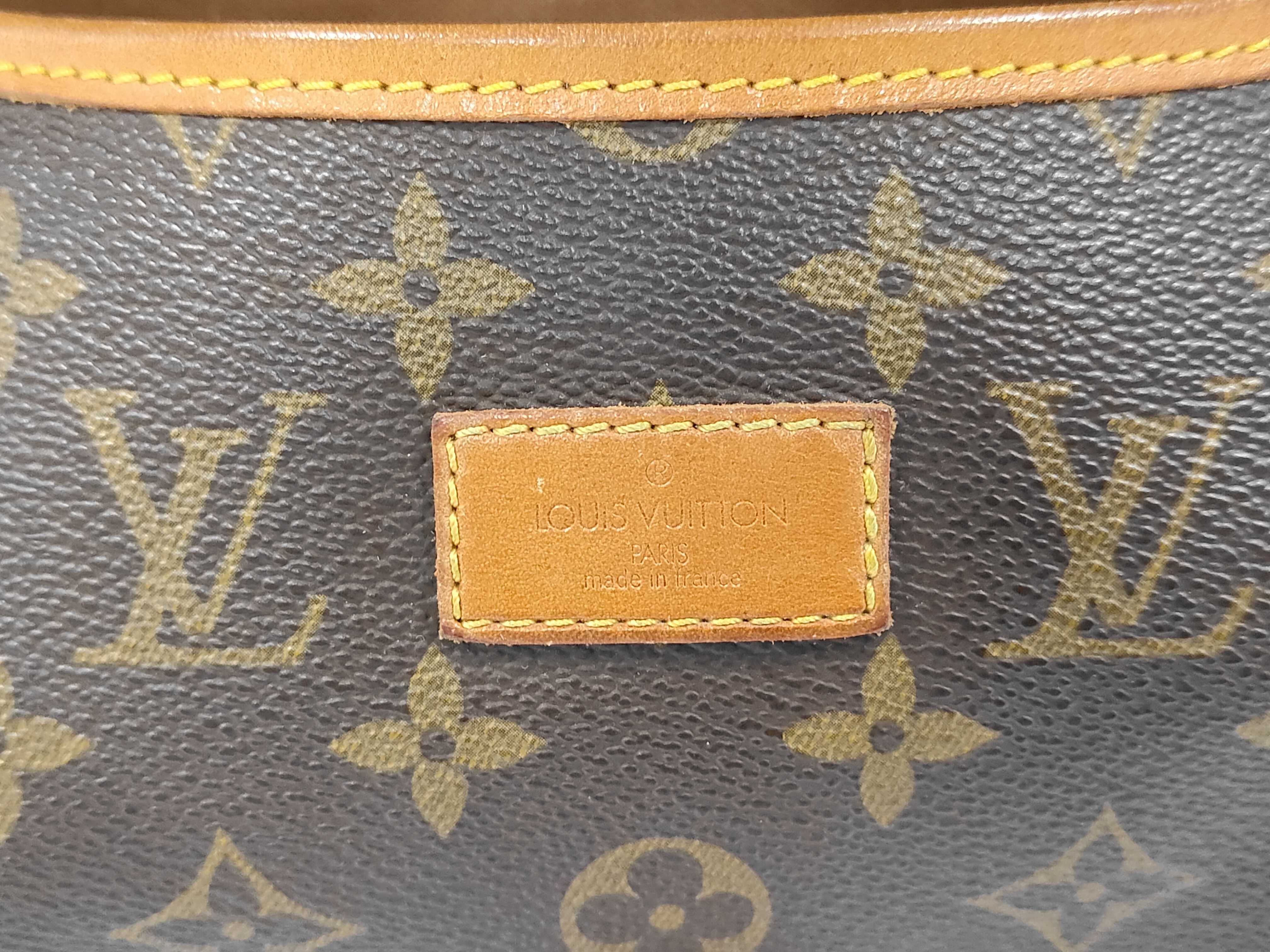 LV Saumur Shoulder Bag — view 9