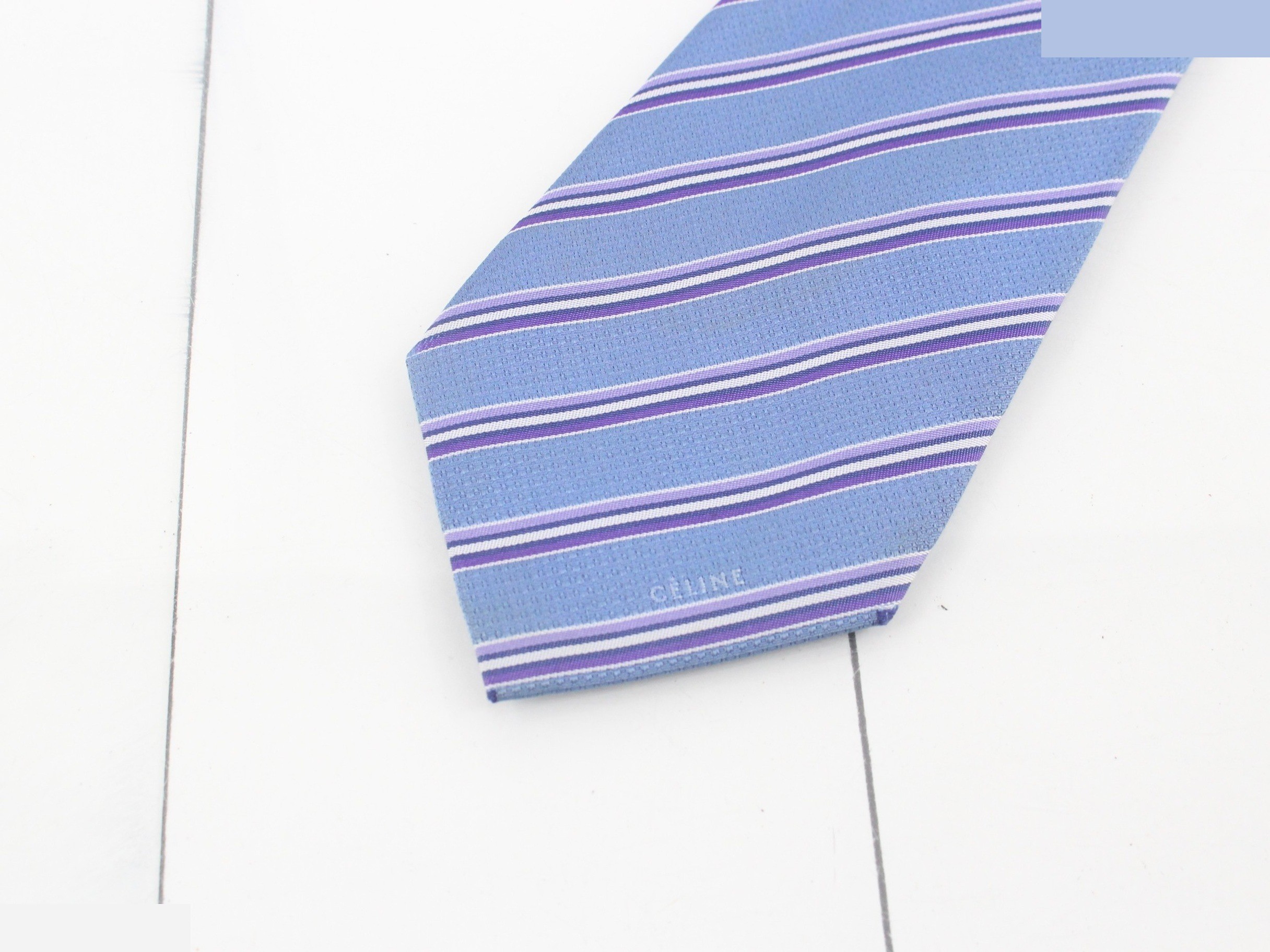 Silk necktie, blue and purple. — view 3