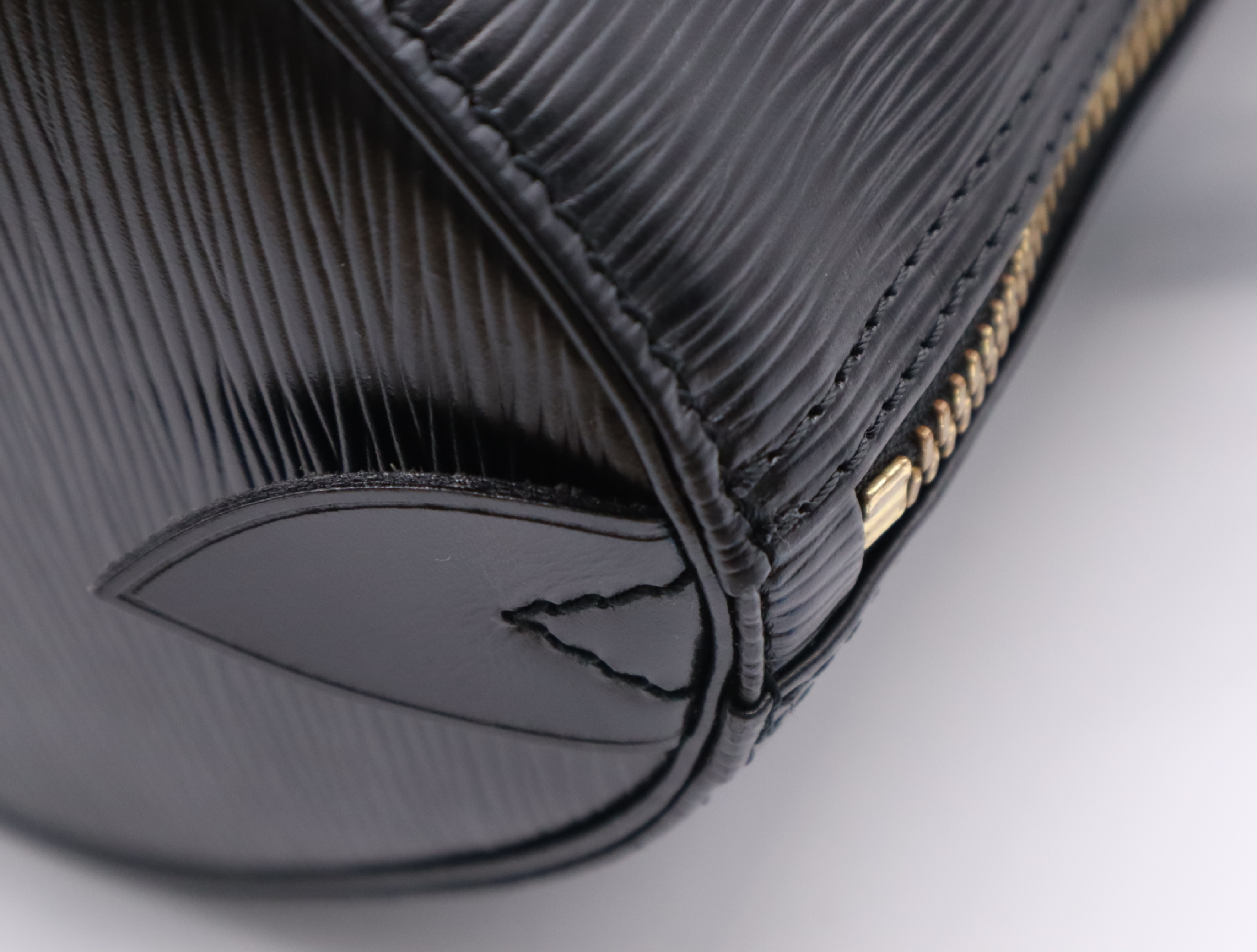 M42972 Epi Keepall 45 Noir Boston Bag — view 8