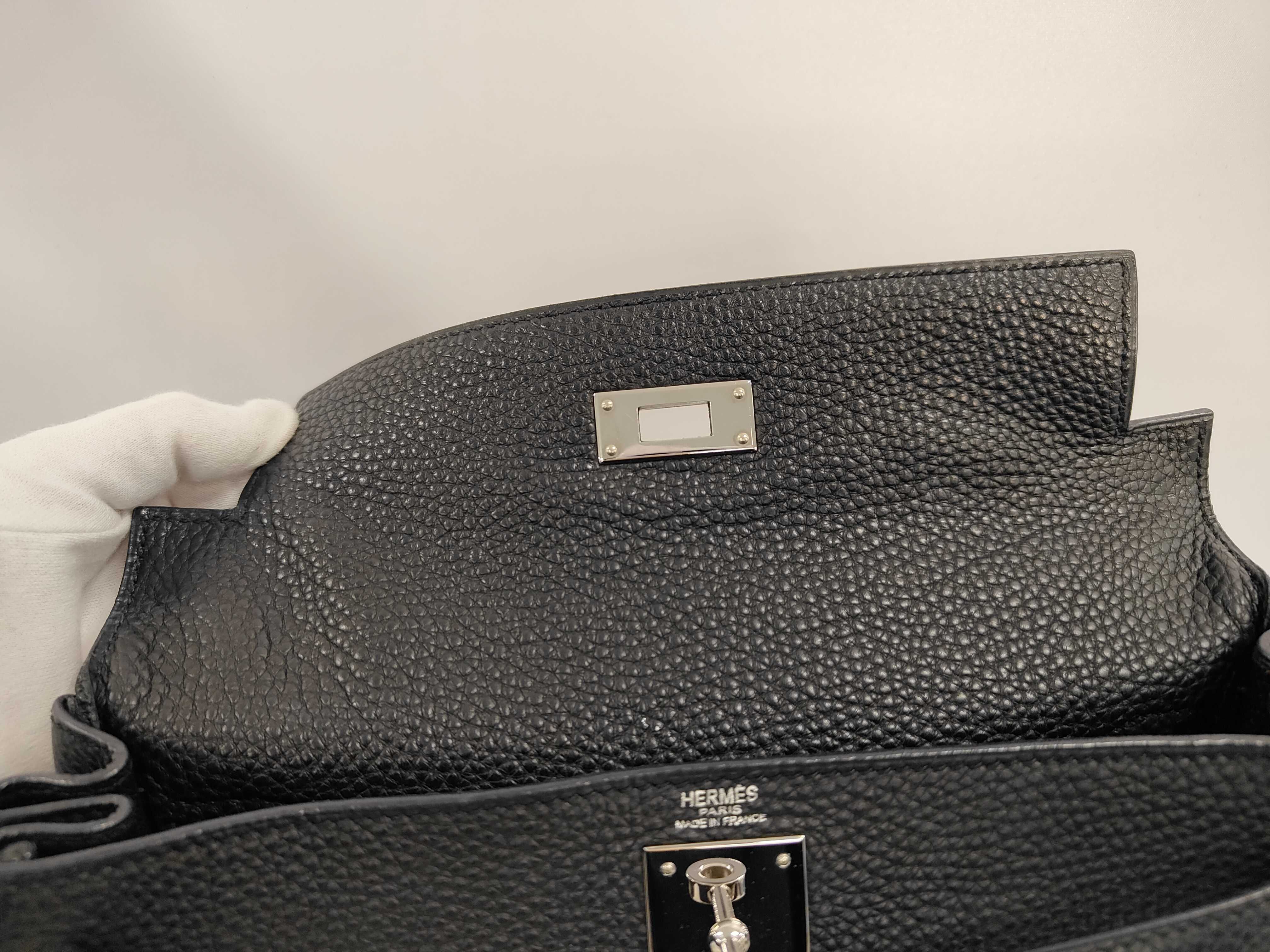 Kelly 25 K stamp Togo leather silver hardware handbag — view 9