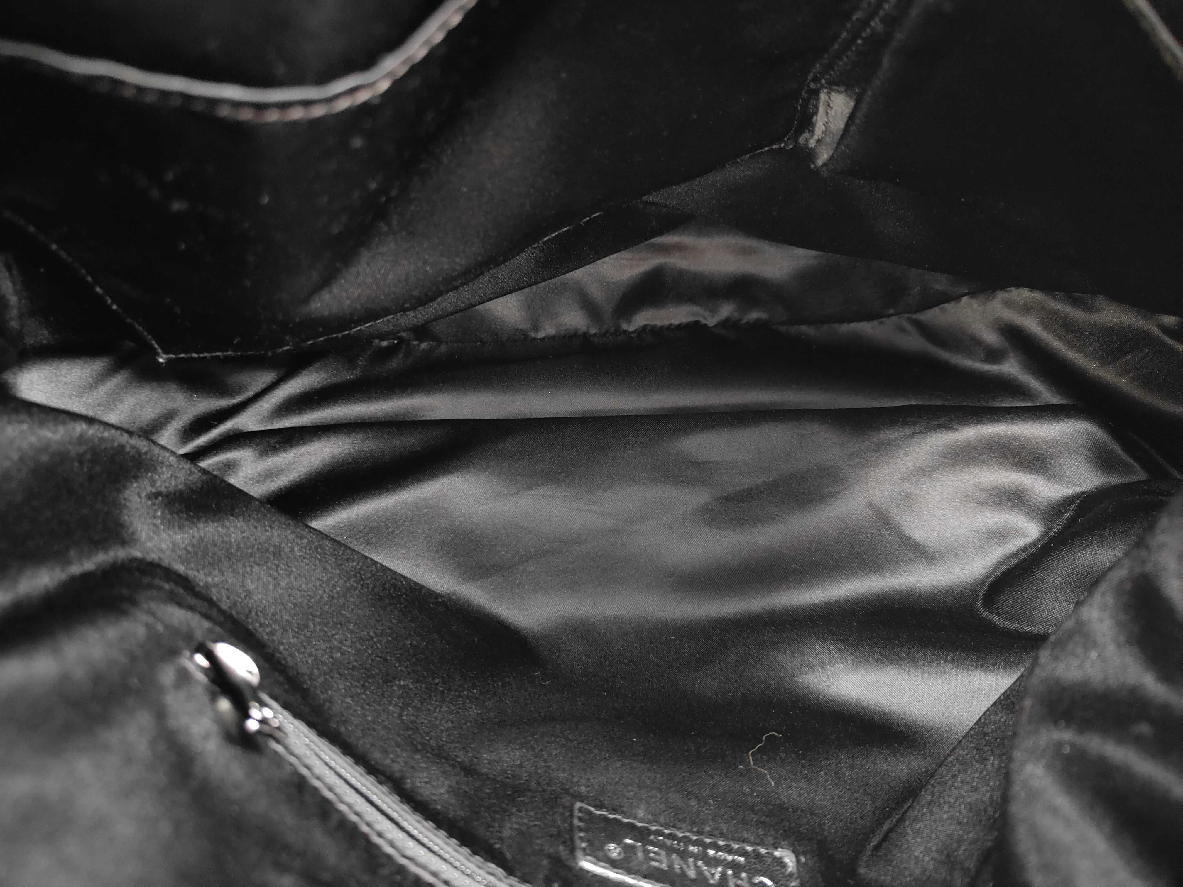 Ultra Stitch One Black Shoulder Bag — view 9