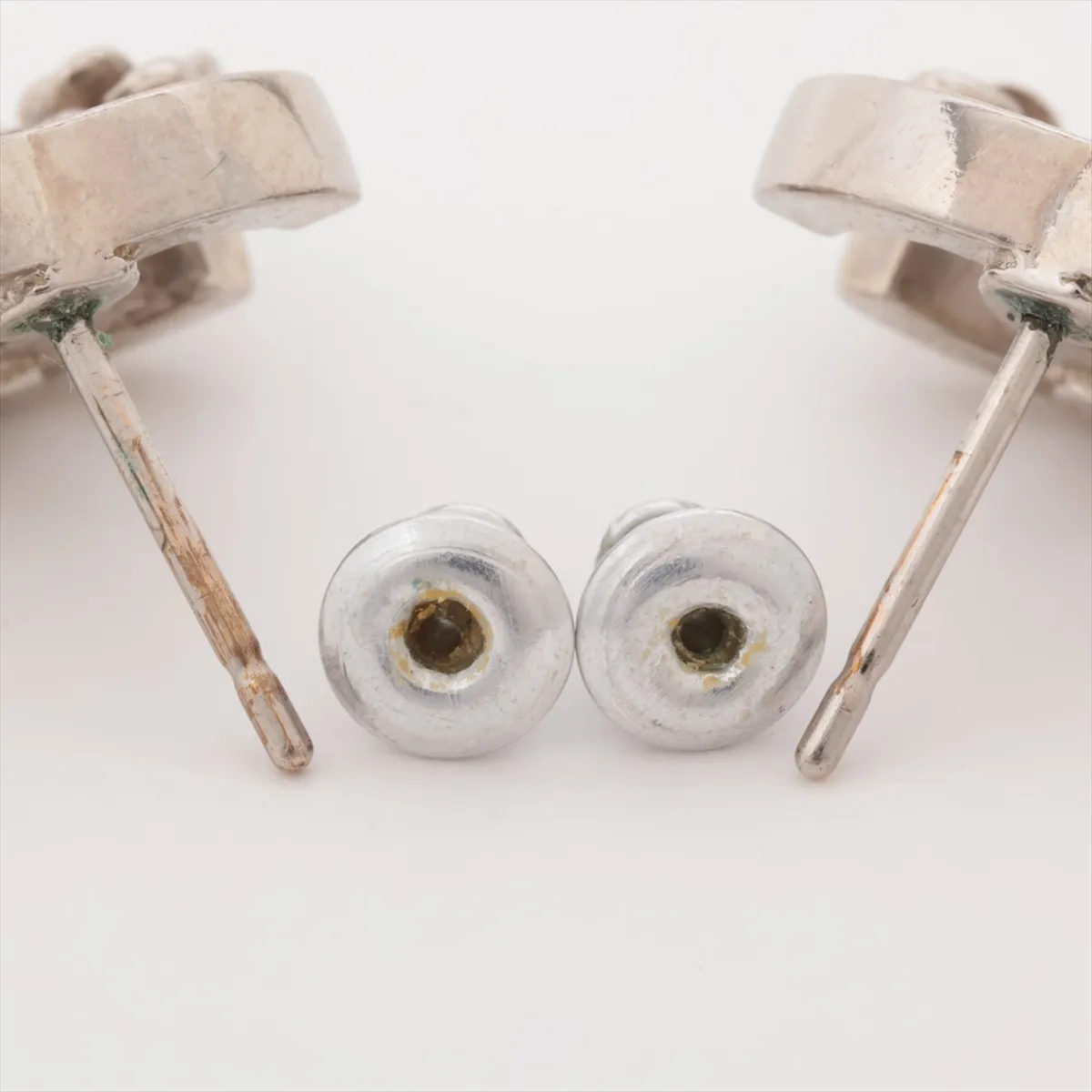 Coco Mark Camellia 07P Earrings (Pair) Metal Silver x Black. — view 4