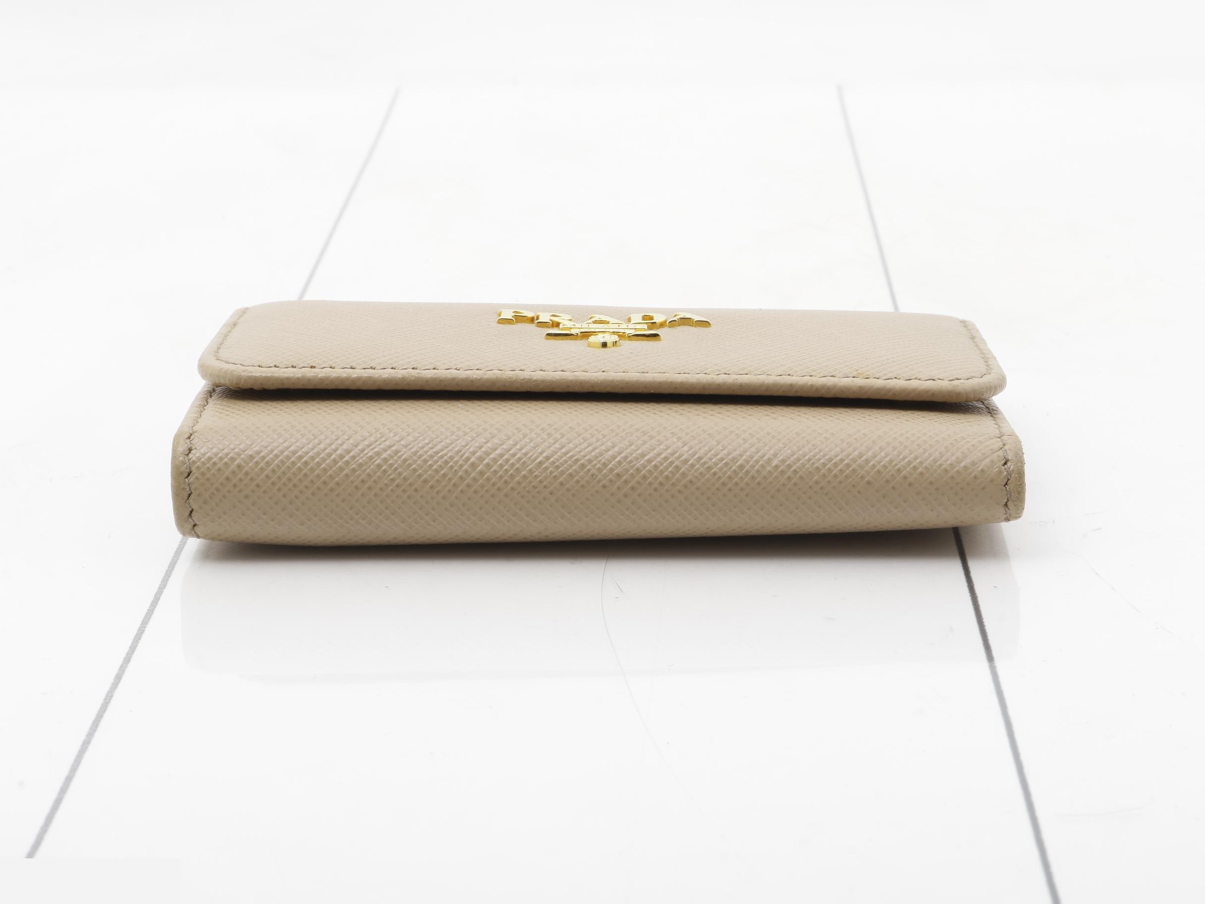6-key case, Saffiano leather — view 3