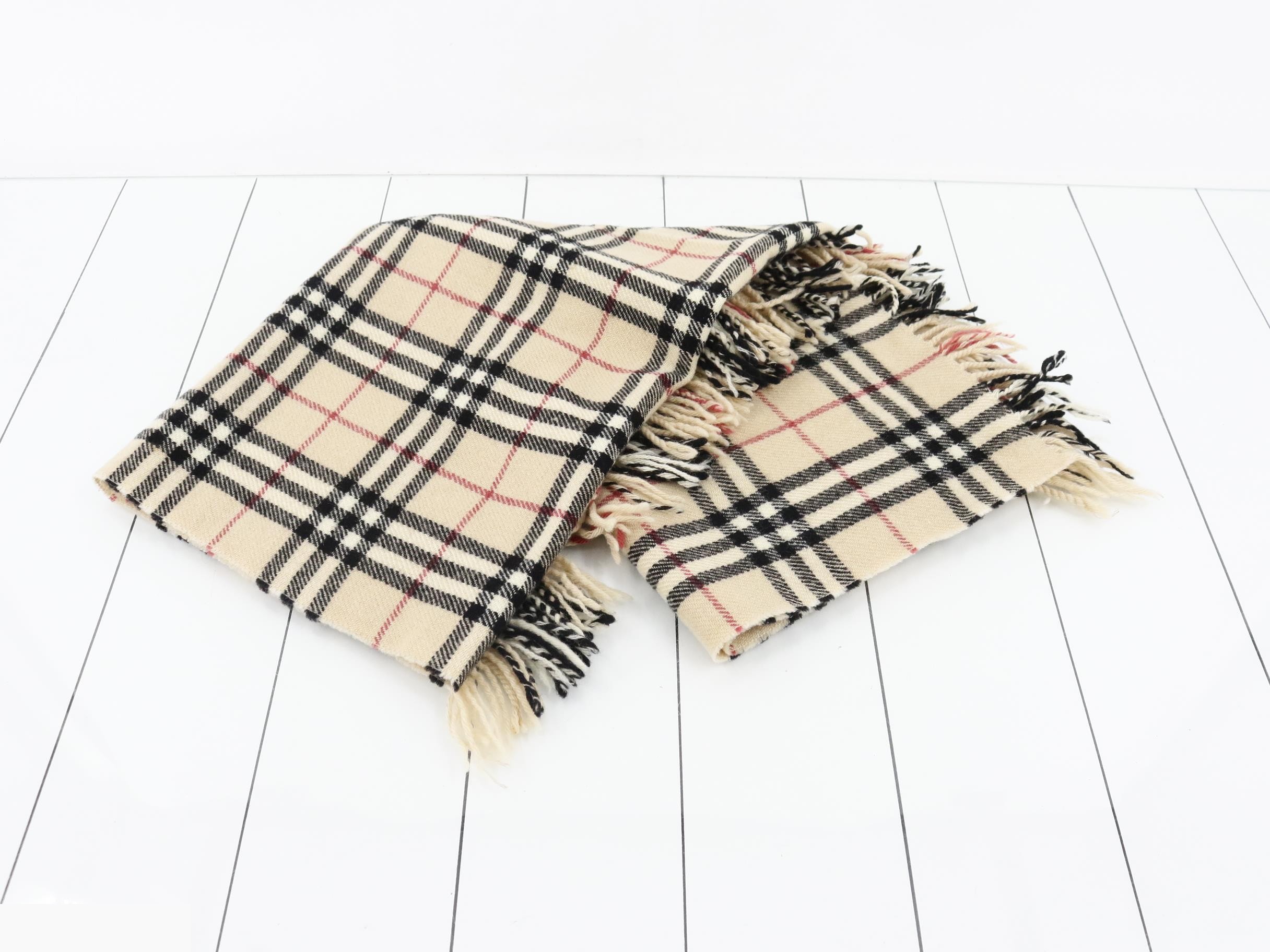 Other items: accessories, shawls (lap blankets) — view 3