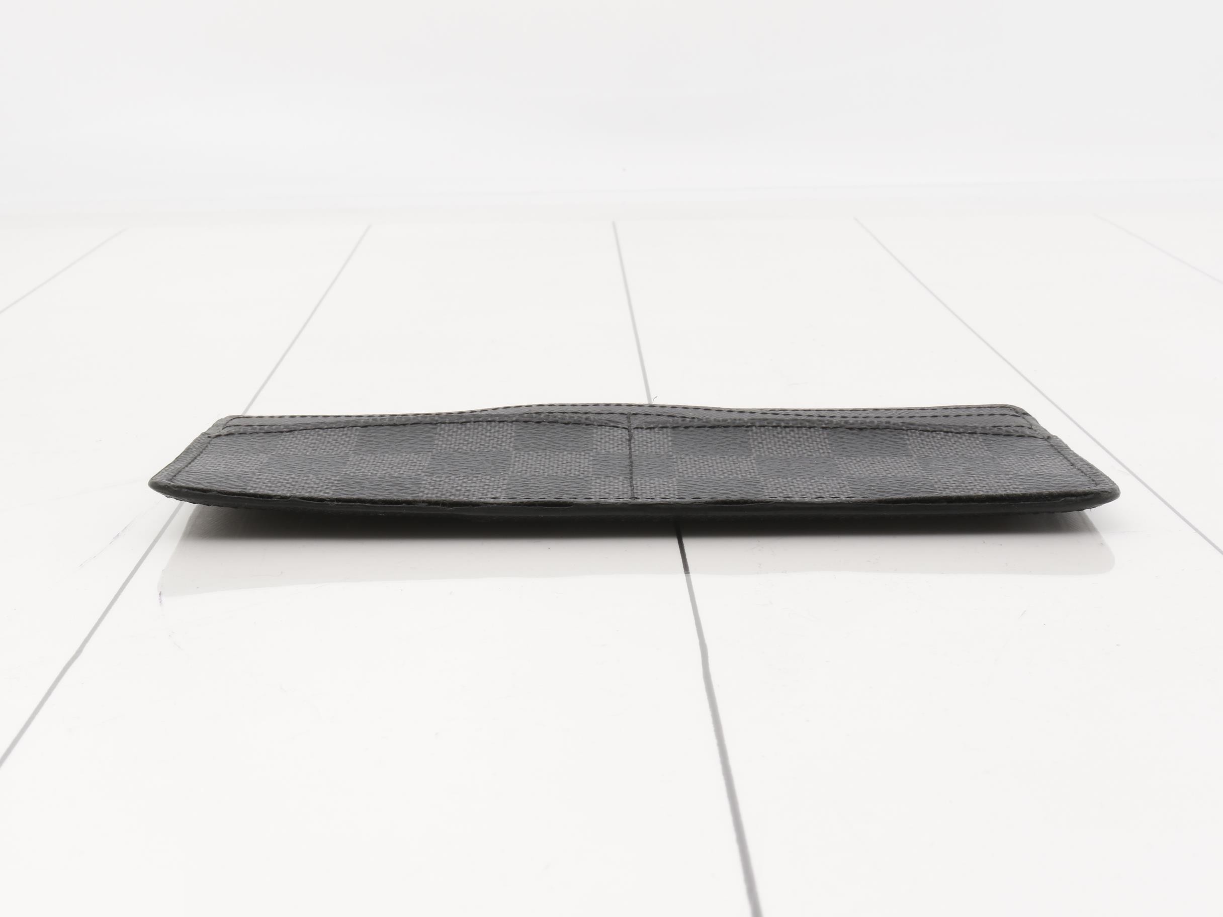 Card case — view 3