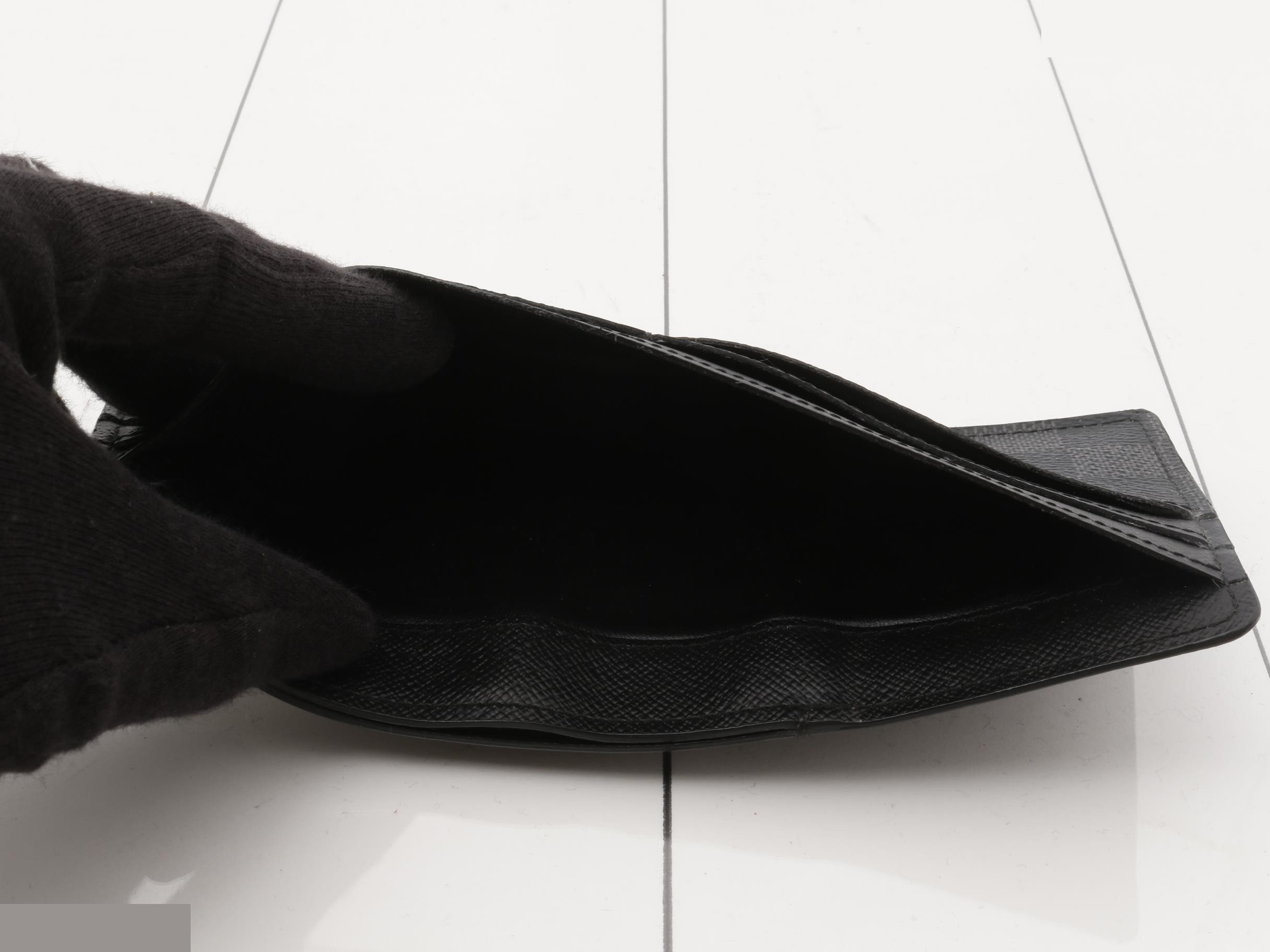 Card case — view 4