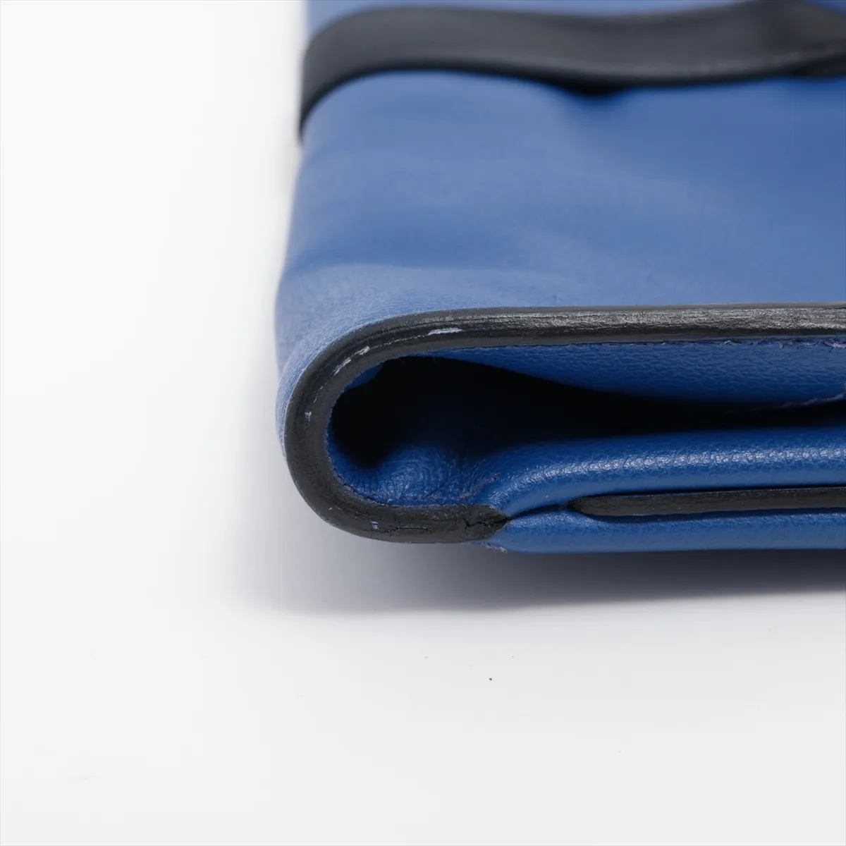 City Slide Pochette Evercolor Blue Electric x Black Matte Silver Hardware D:2019 — view 11