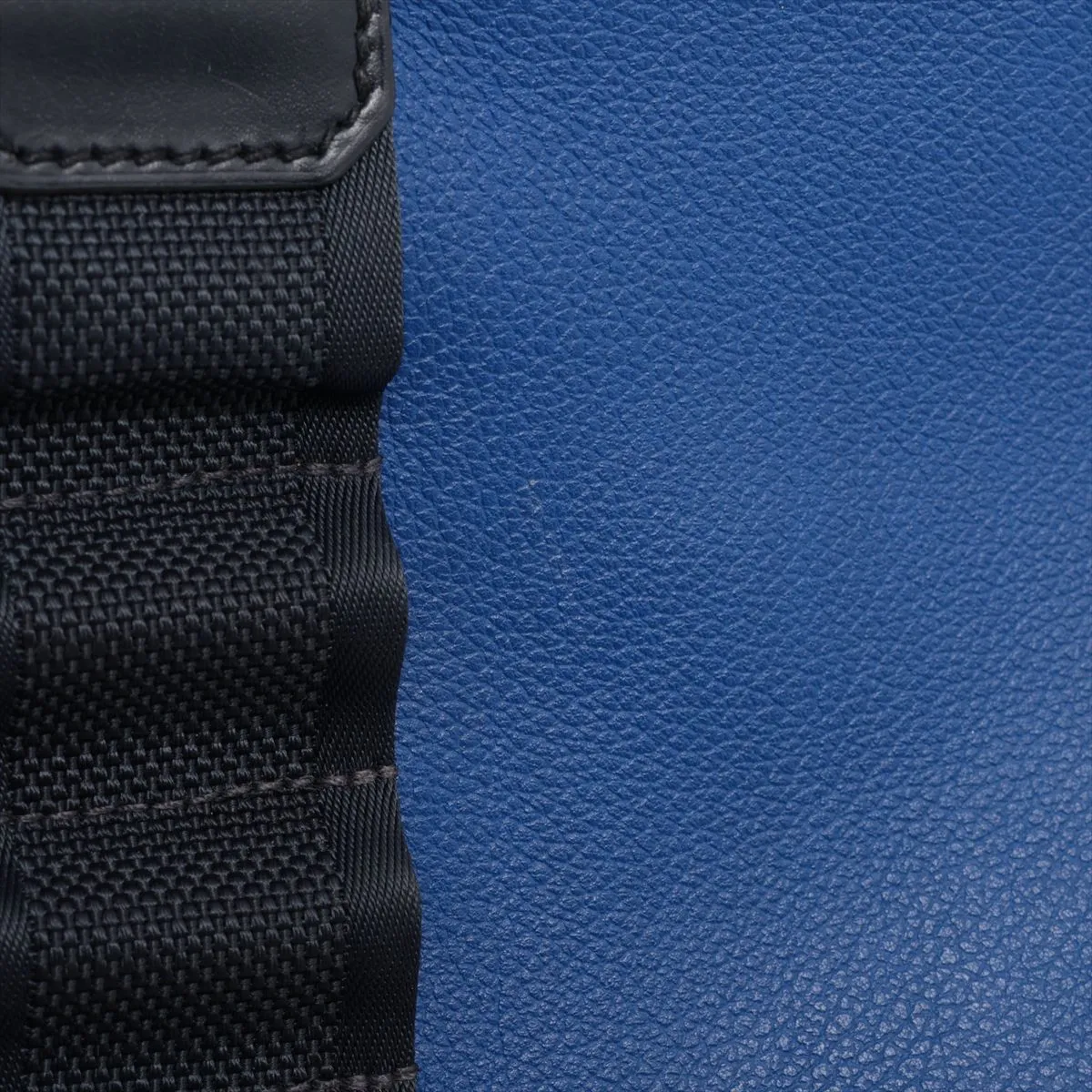 City Slide Pochette Evercolor Blue Electric x Black Matte Silver Hardware D:2019 — view 8