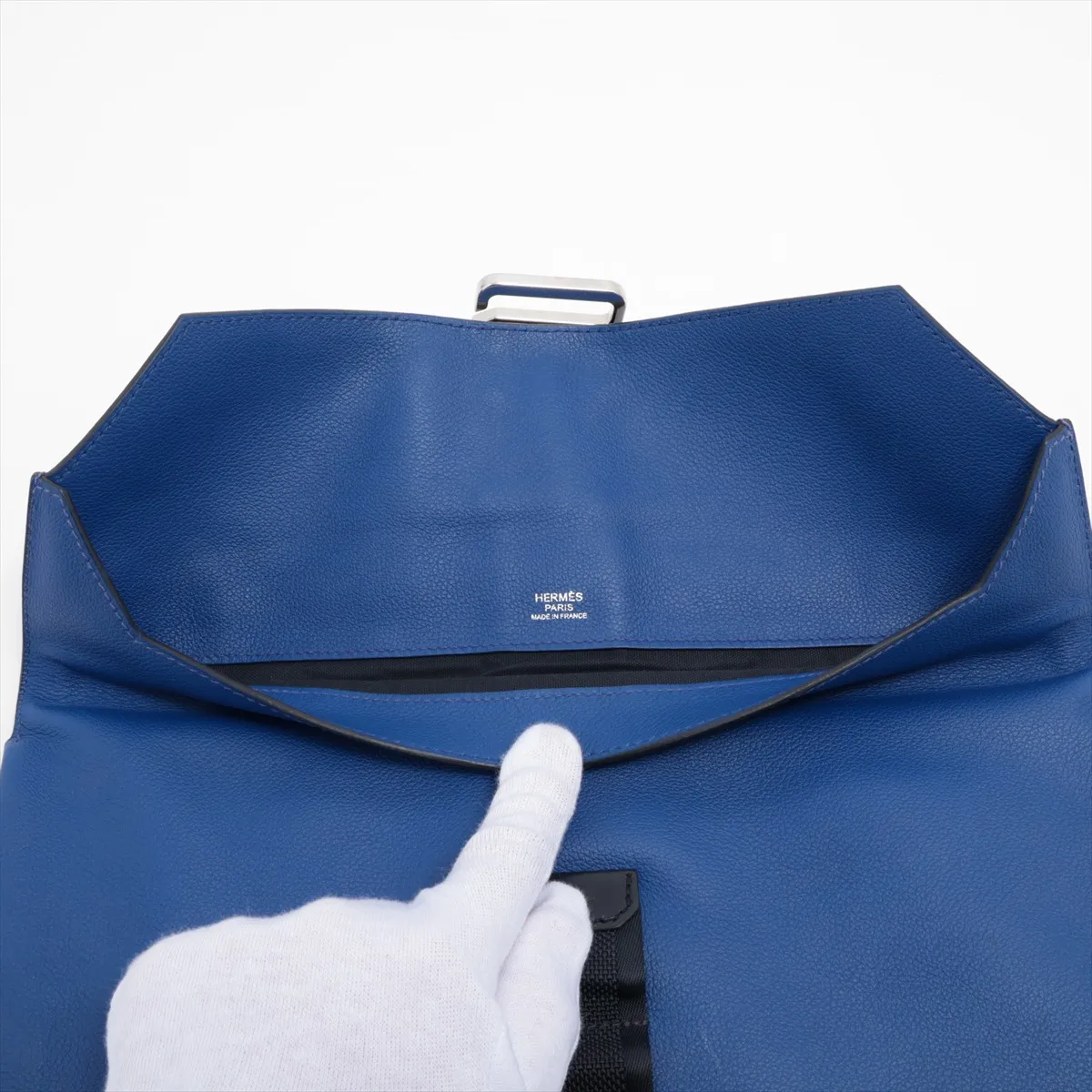 City Slide Pochette Evercolor Blue Electric x Black Matte Silver Hardware D:2019 — view 10