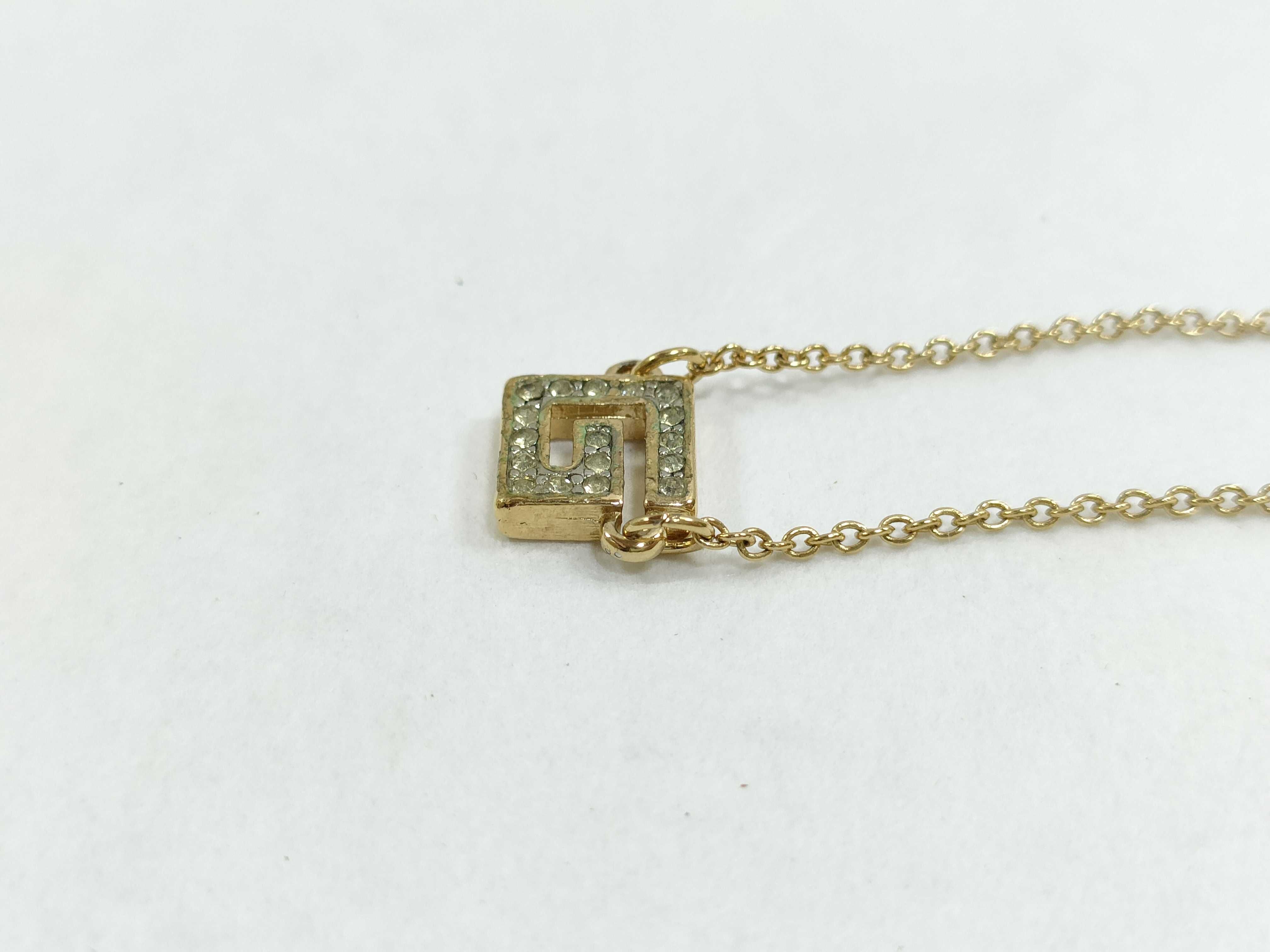 necklace — view 3