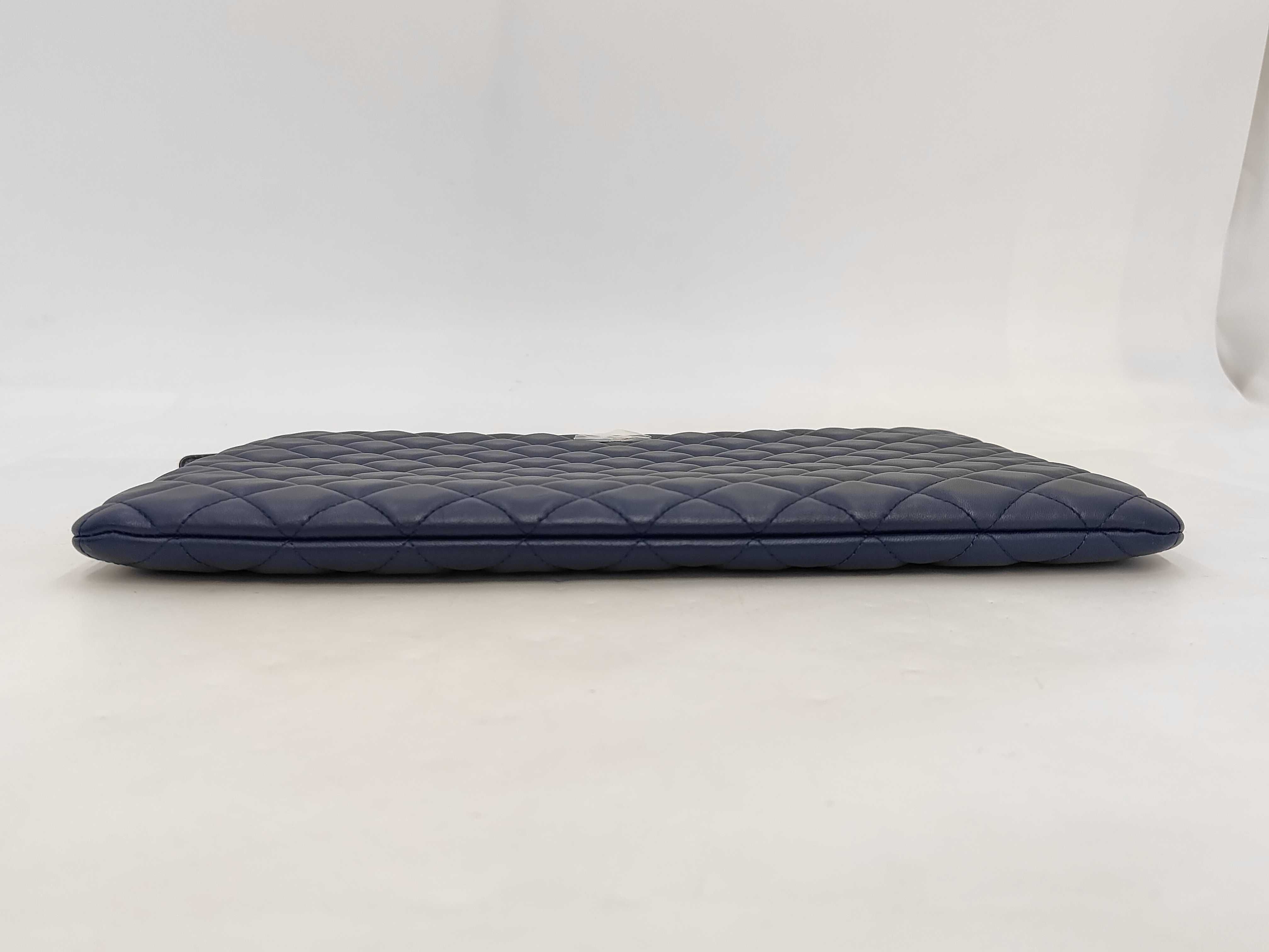SLG LAMBSKIN CLUTCH NAVY SHW W/CARD NO.22 — view 3
