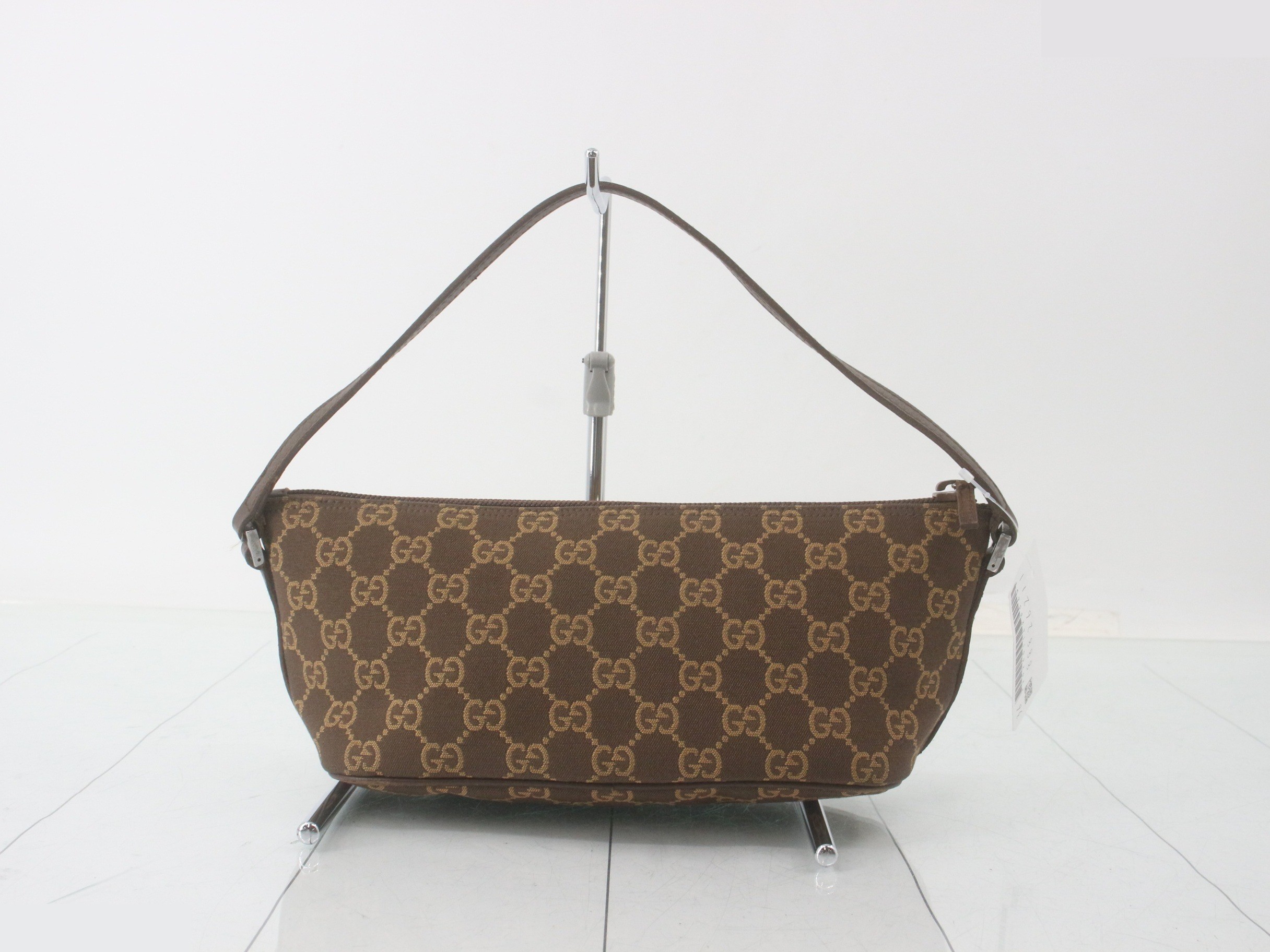 GG Canvas Logo Plate Accessory Pouch — view 2