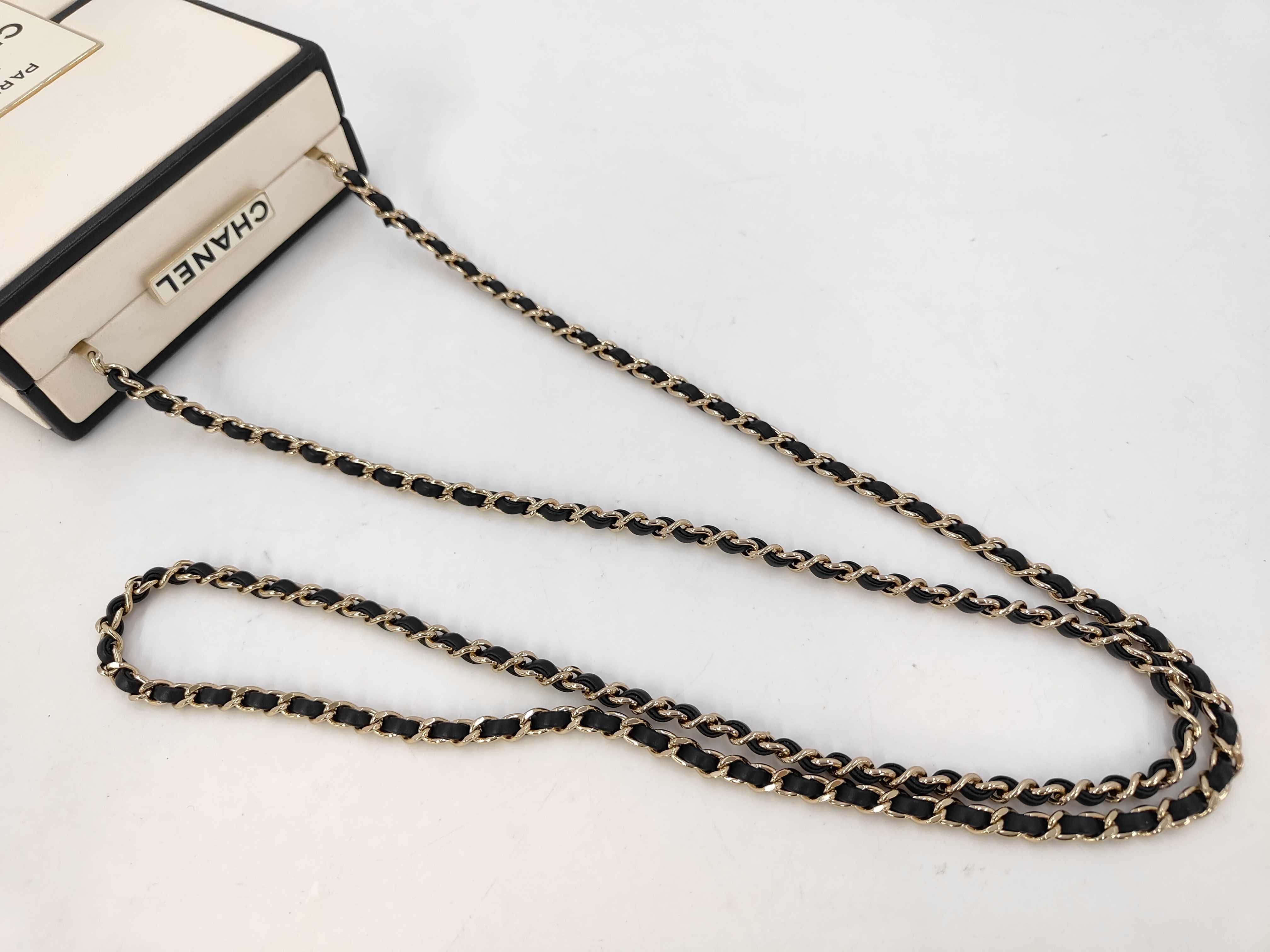 No. 5 Lambskin Chain Shoulder Bag Perfume Box Shoulder Bag — view 5