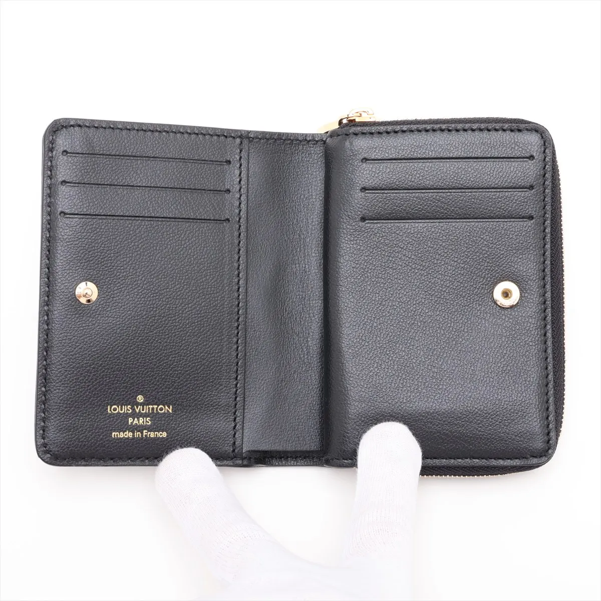 Monogram Embossed Portefeuille Lou M81599 Noir Compact Wallet (RFID Detector) — view 3