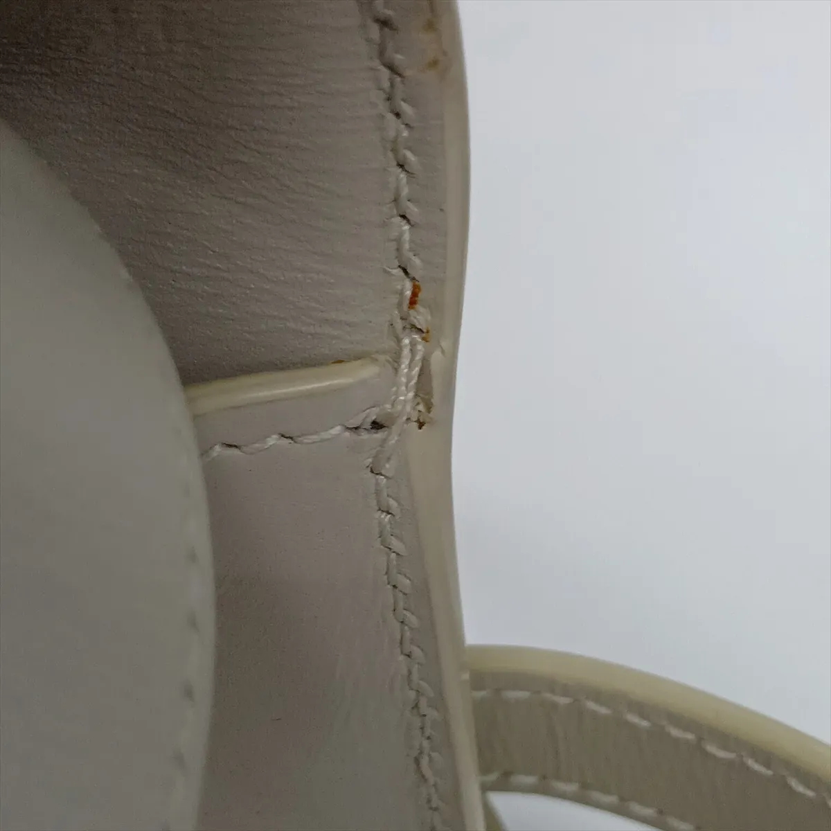 Manhattan Leather Shoulder Bag, White, 579271 — view 11
