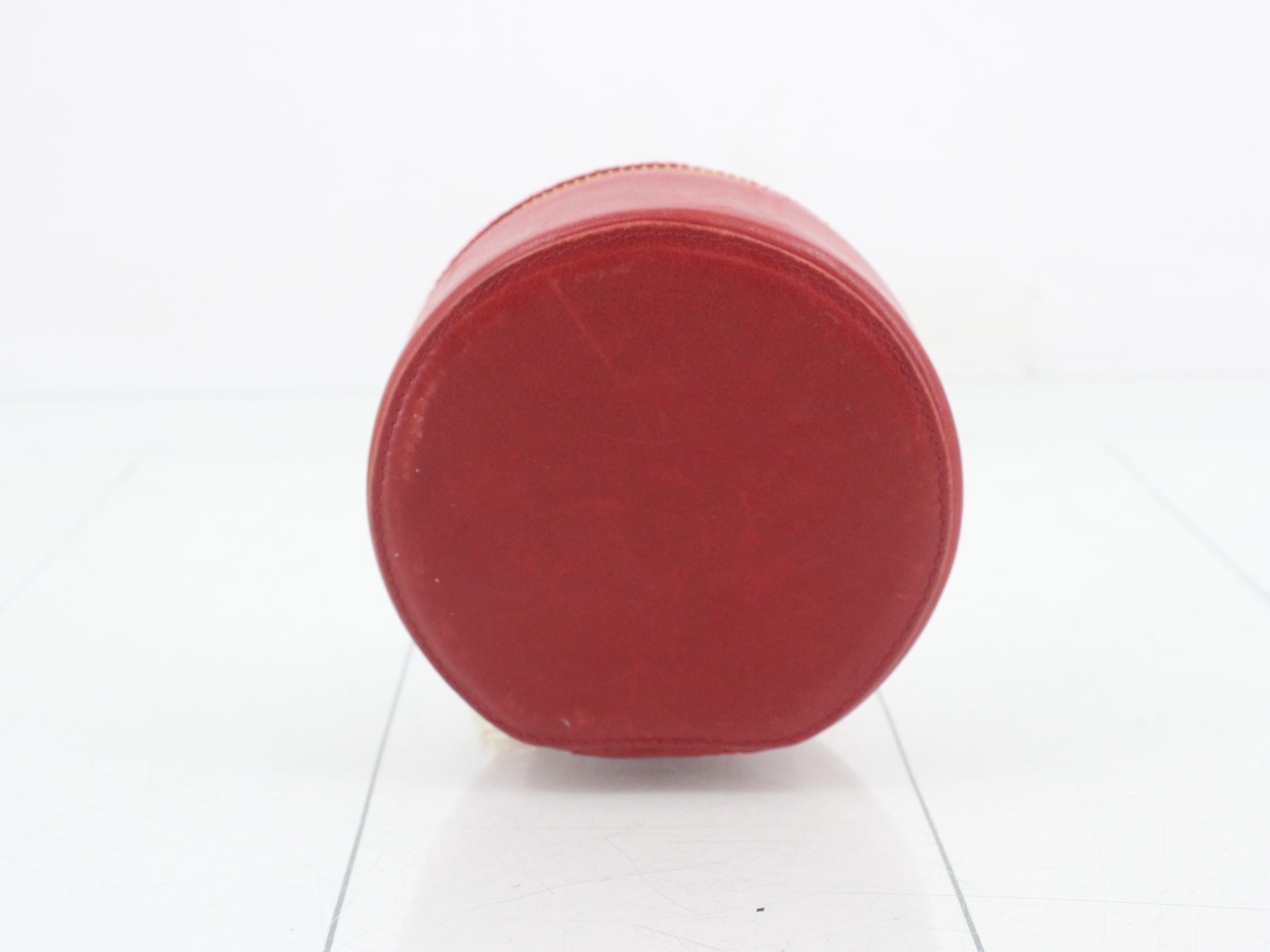Vintage jewelry case, red, with sticker. — view 3