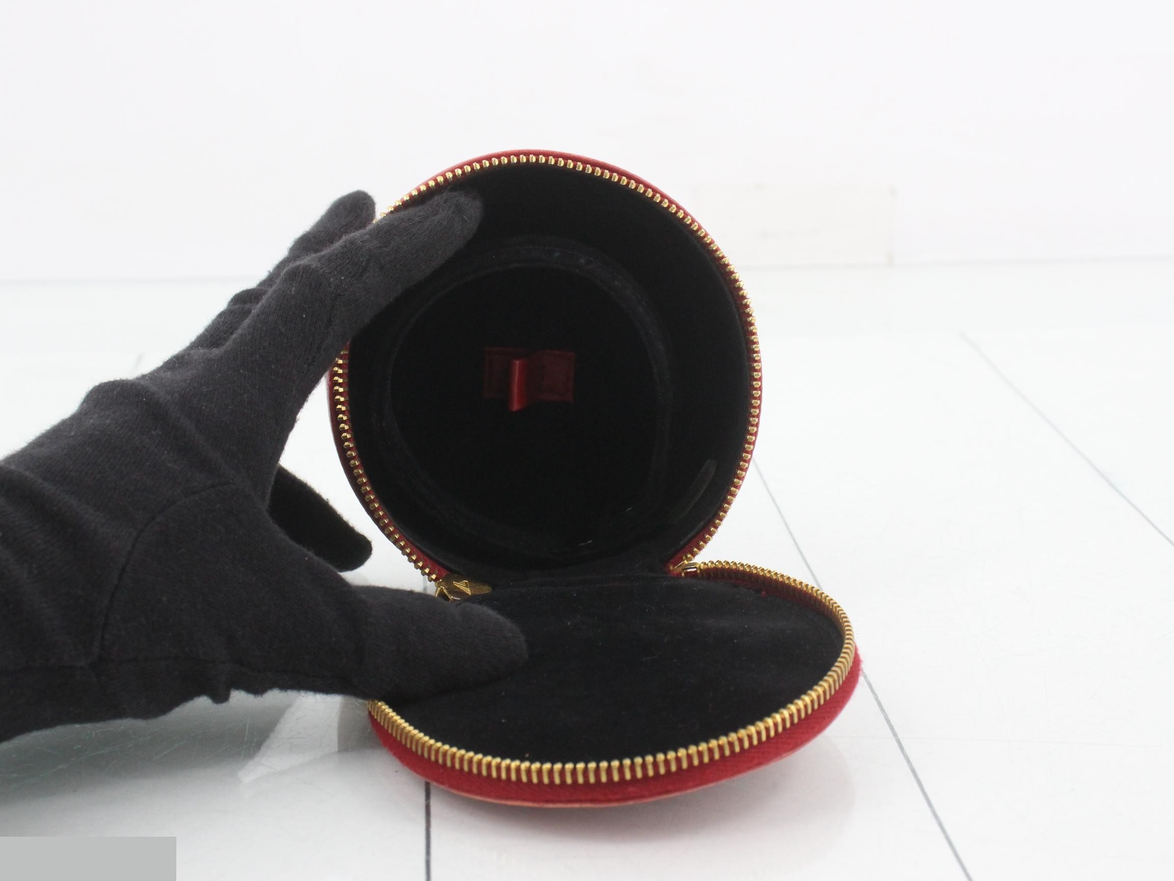 Vintage jewelry case, red, with sticker. — view 4