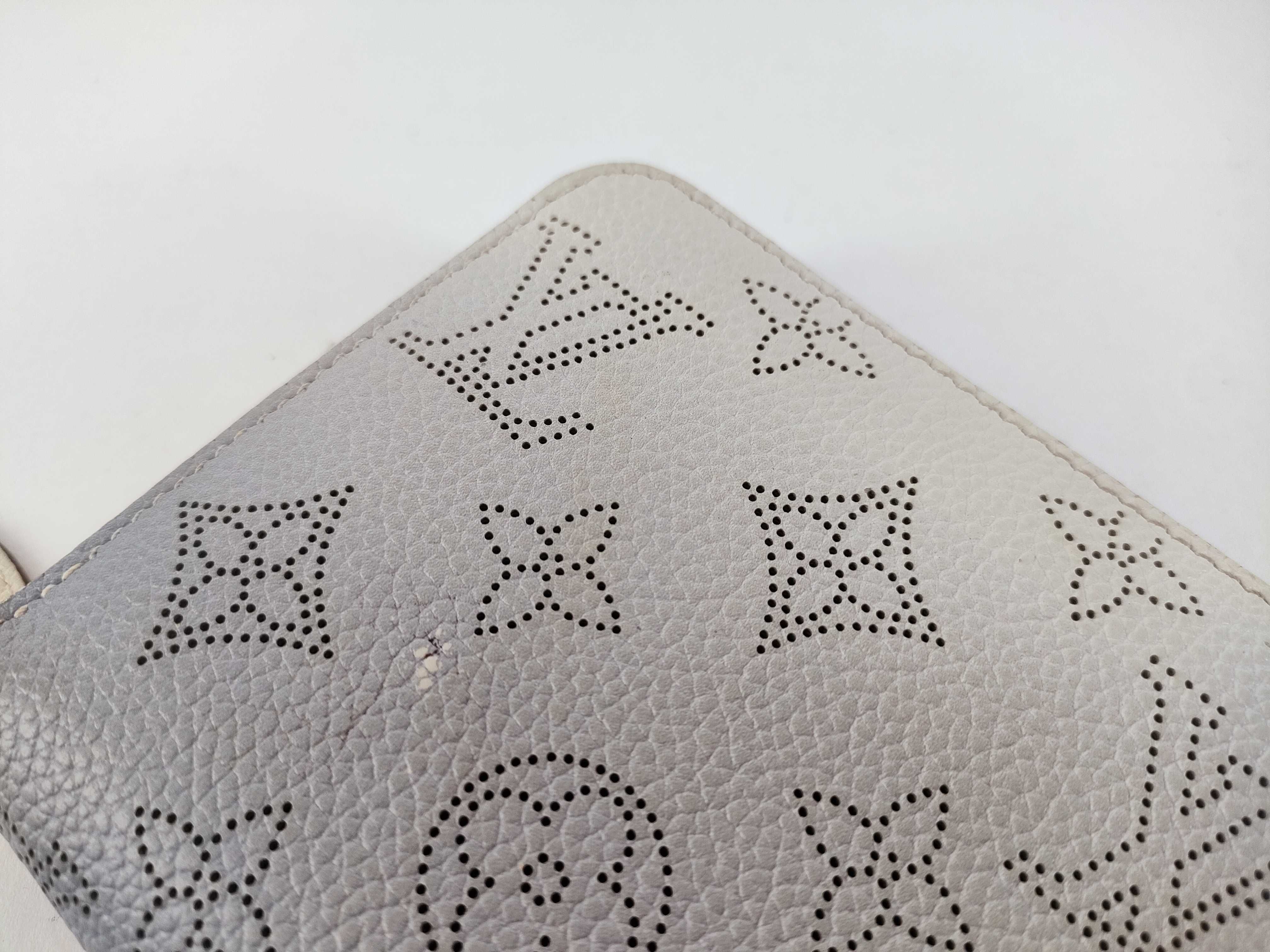 Mahina Zippy Wallet (with box) — view 11